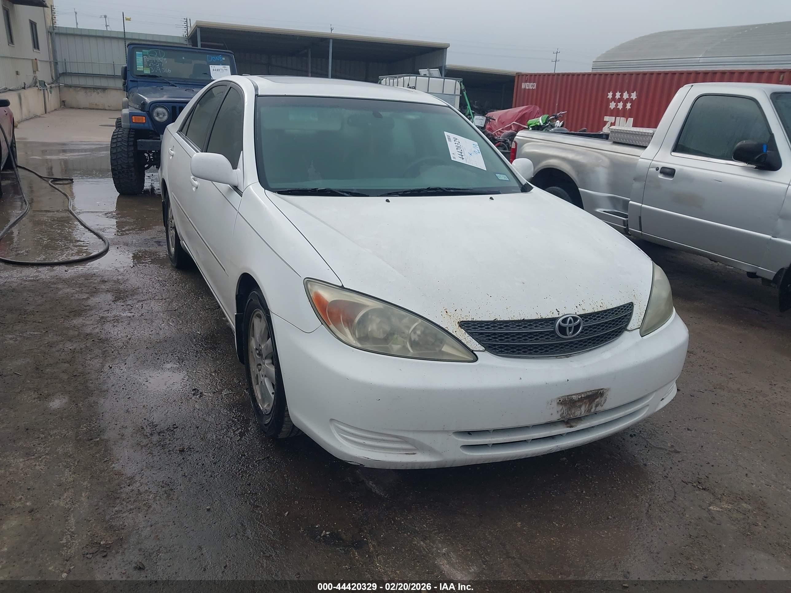 2002 Toyota Camry Xle V6 White vin: 4T1BF30K72U030503
