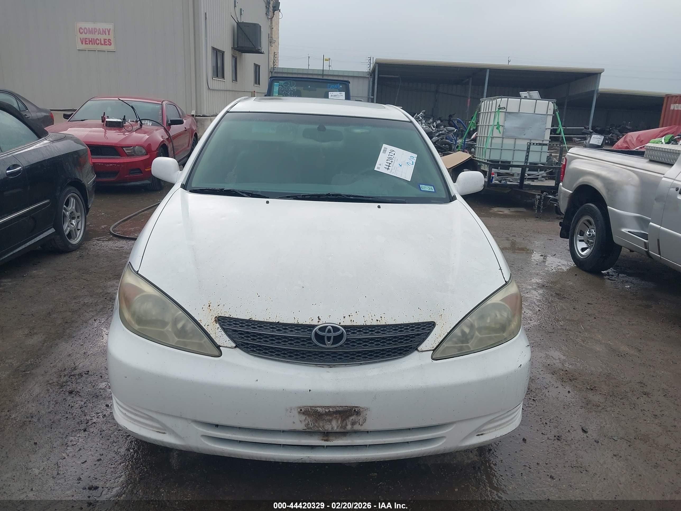2002 Toyota Camry Xle V6 White vin: 4T1BF30K72U030503