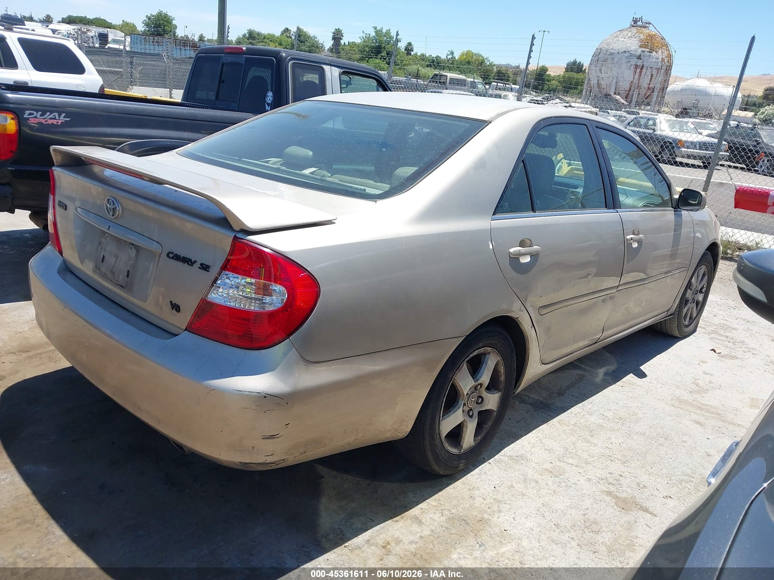 2002 Toyota Camry Se Gold vin: 4T1BF30K72U506829