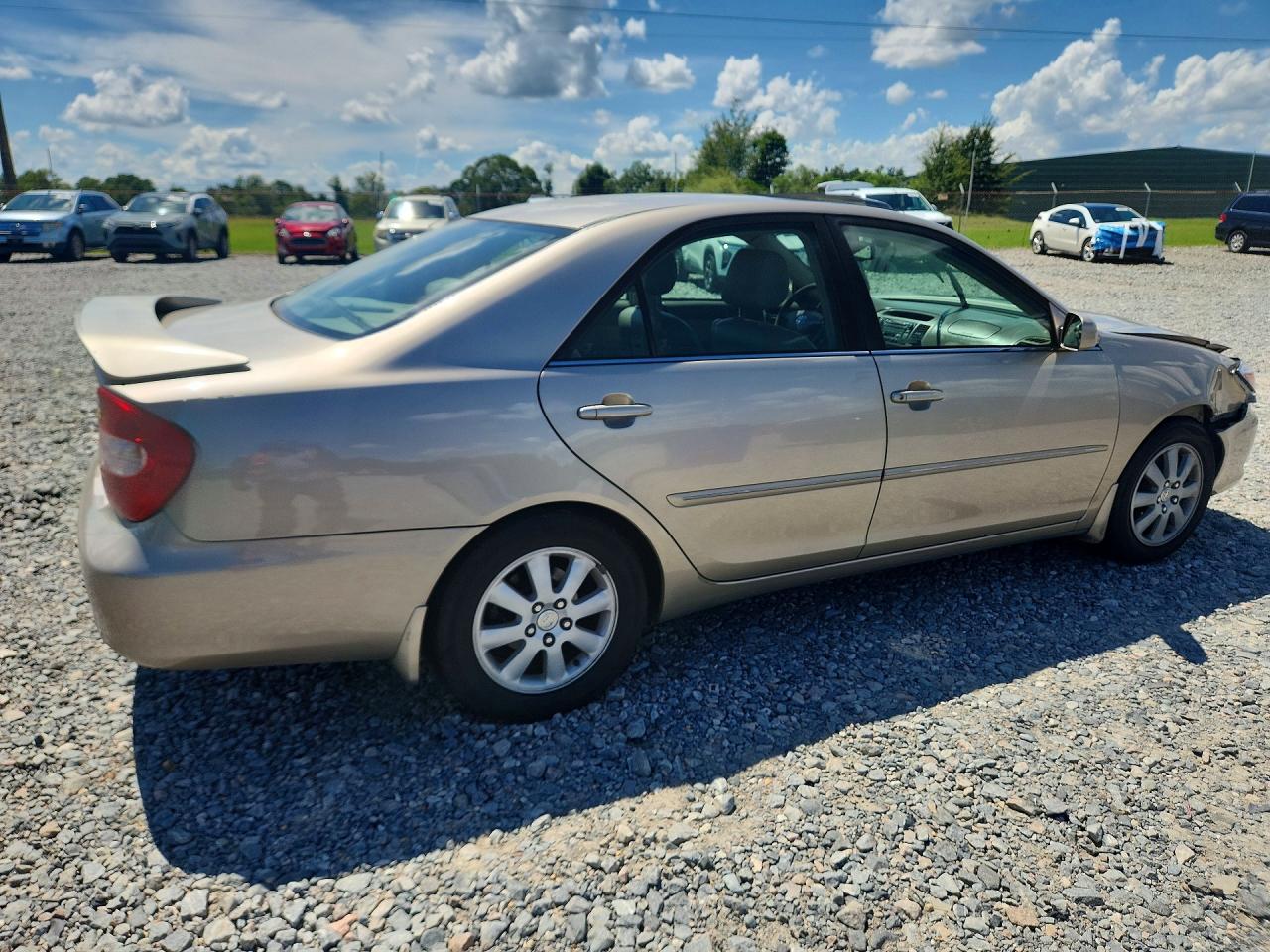 2002 Toyota Camry Xle V6 Gold vin: 4T1BF30K72U533366