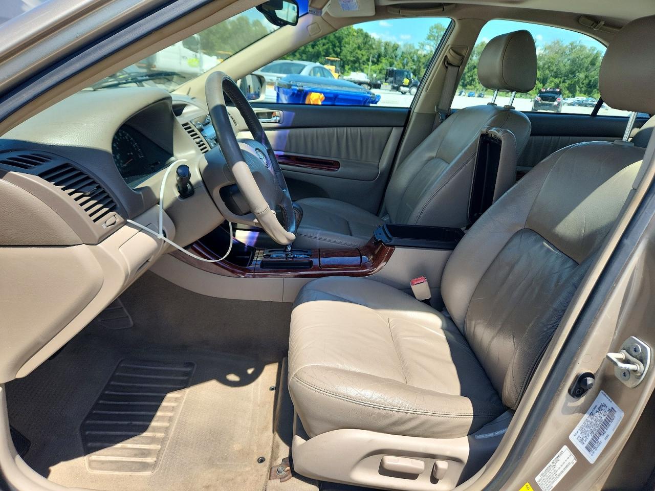 2002 Toyota Camry Xle V6 Gold vin: 4T1BF30K72U533366