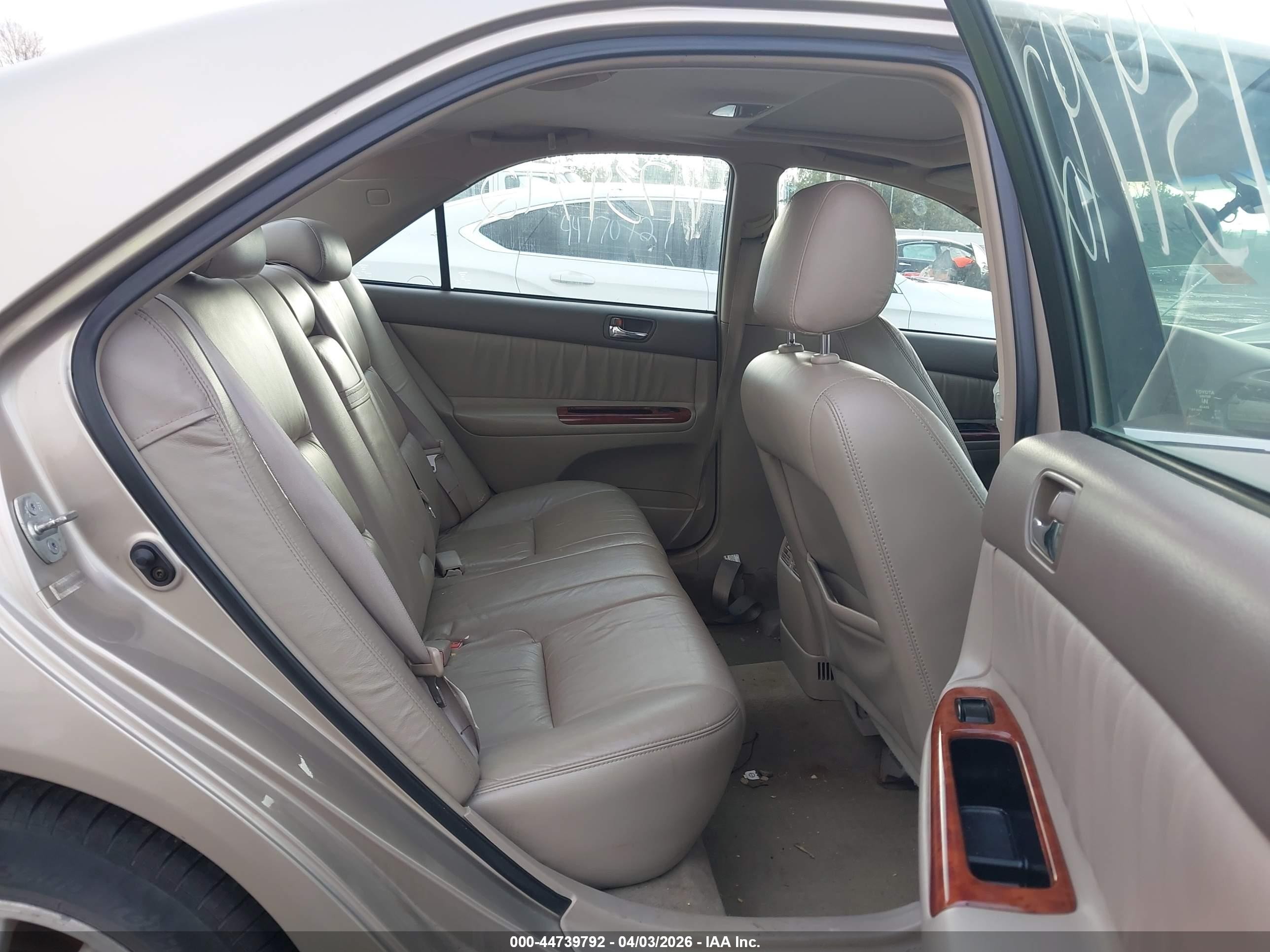 2003 Toyota Camry Xle V6 Gold vin: 4T1BF30K73U055127