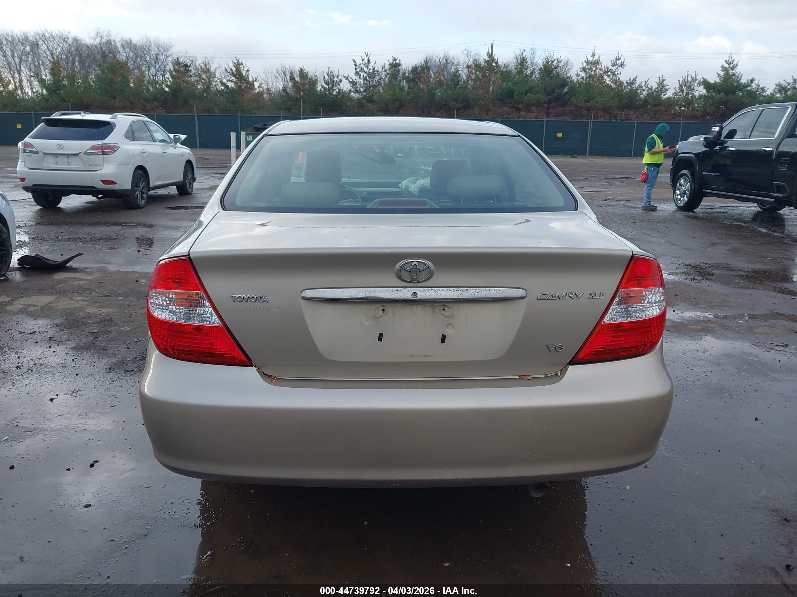 2003 Toyota Camry Xle V6 Gold vin: 4T1BF30K73U055127