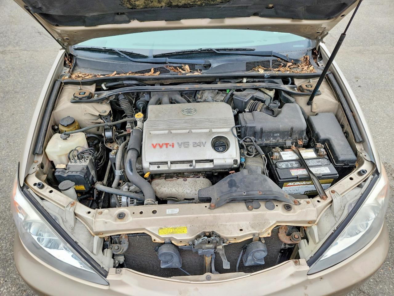 2004 Toyota Camry Tan vin: 4T1BF30K74U077999