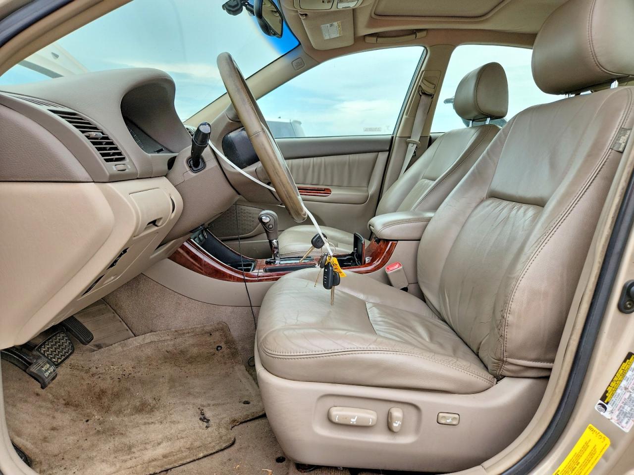 2004 Toyota Camry Tan vin: 4T1BF30K74U077999