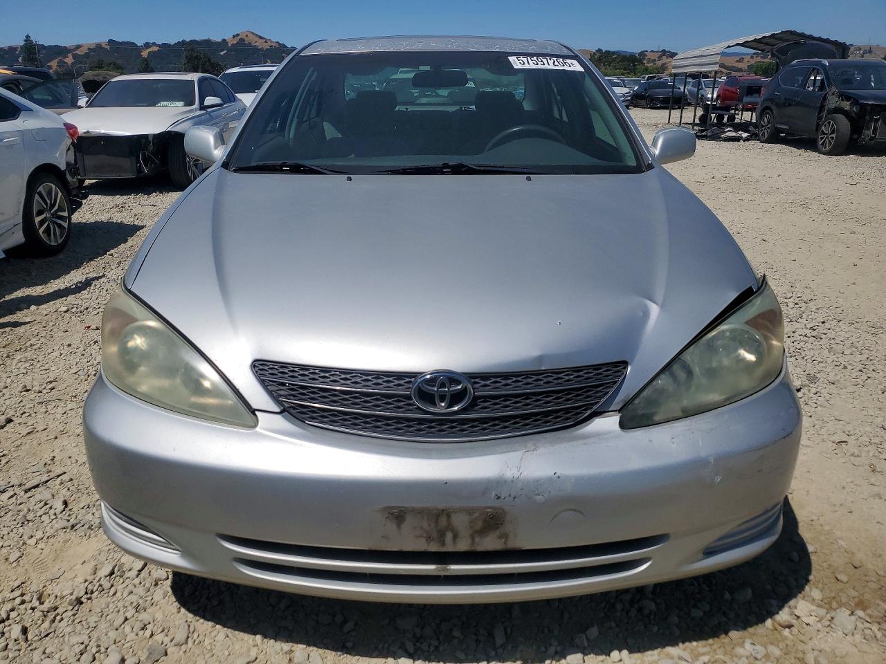 2004 Toyota Camry Le V6 Серебряный vin: 4T1BF30K74U586894