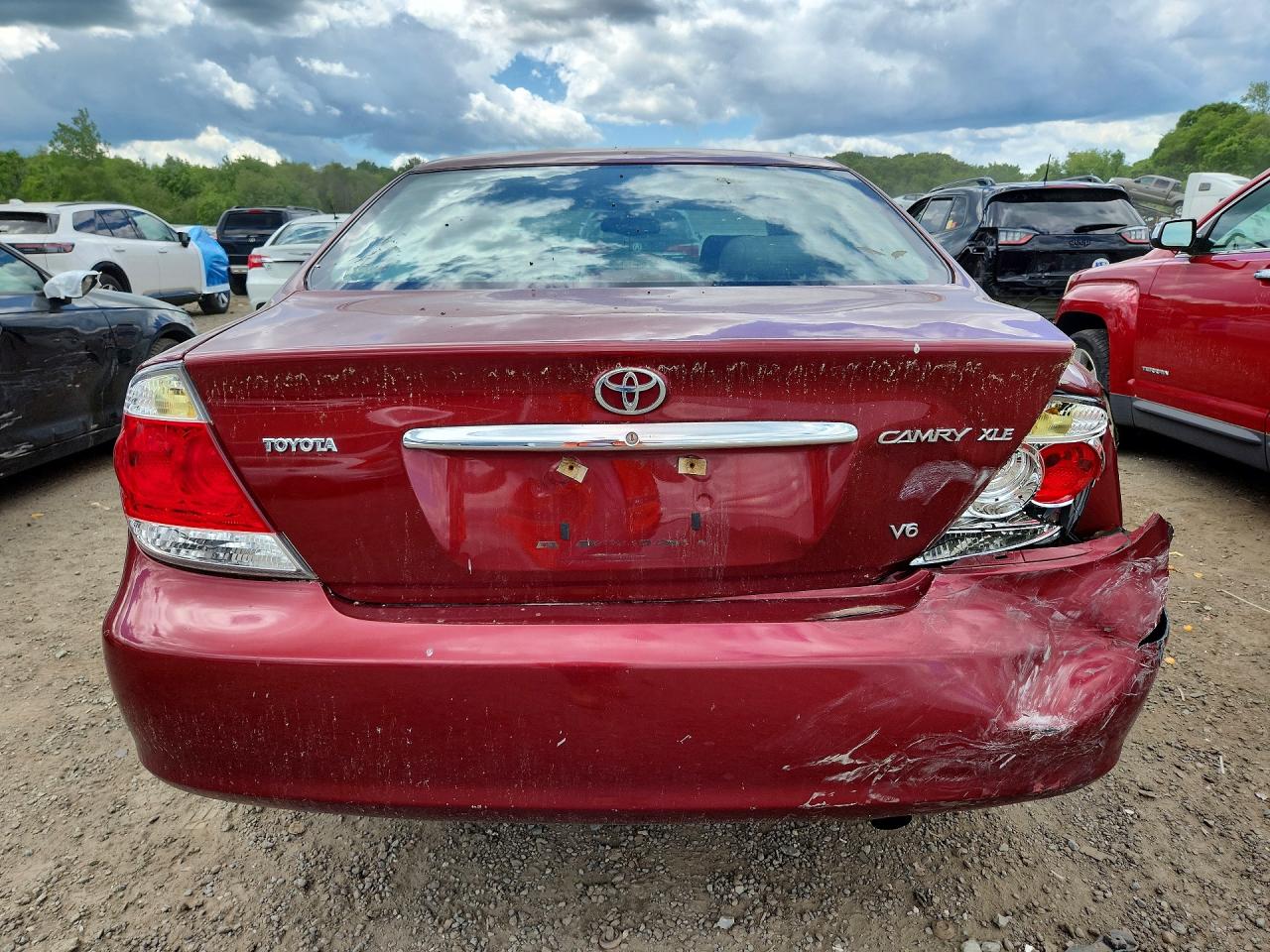 2005 Toyota Camry Le V6 Burgundy vin: 4T1BF30K75U084081