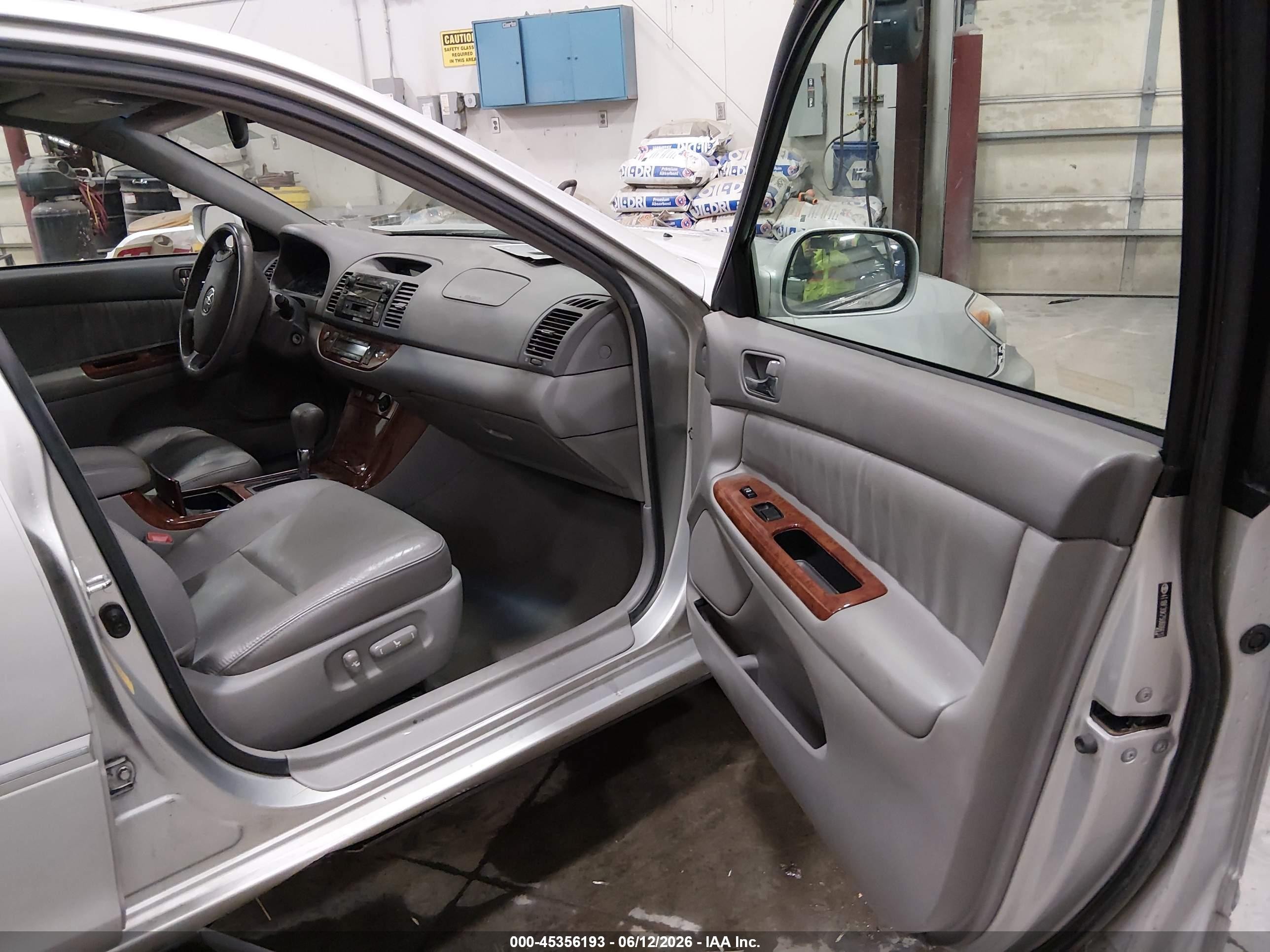 2005 Toyota Camry Xle V6 Silver vin: 4T1BF30K75U606613