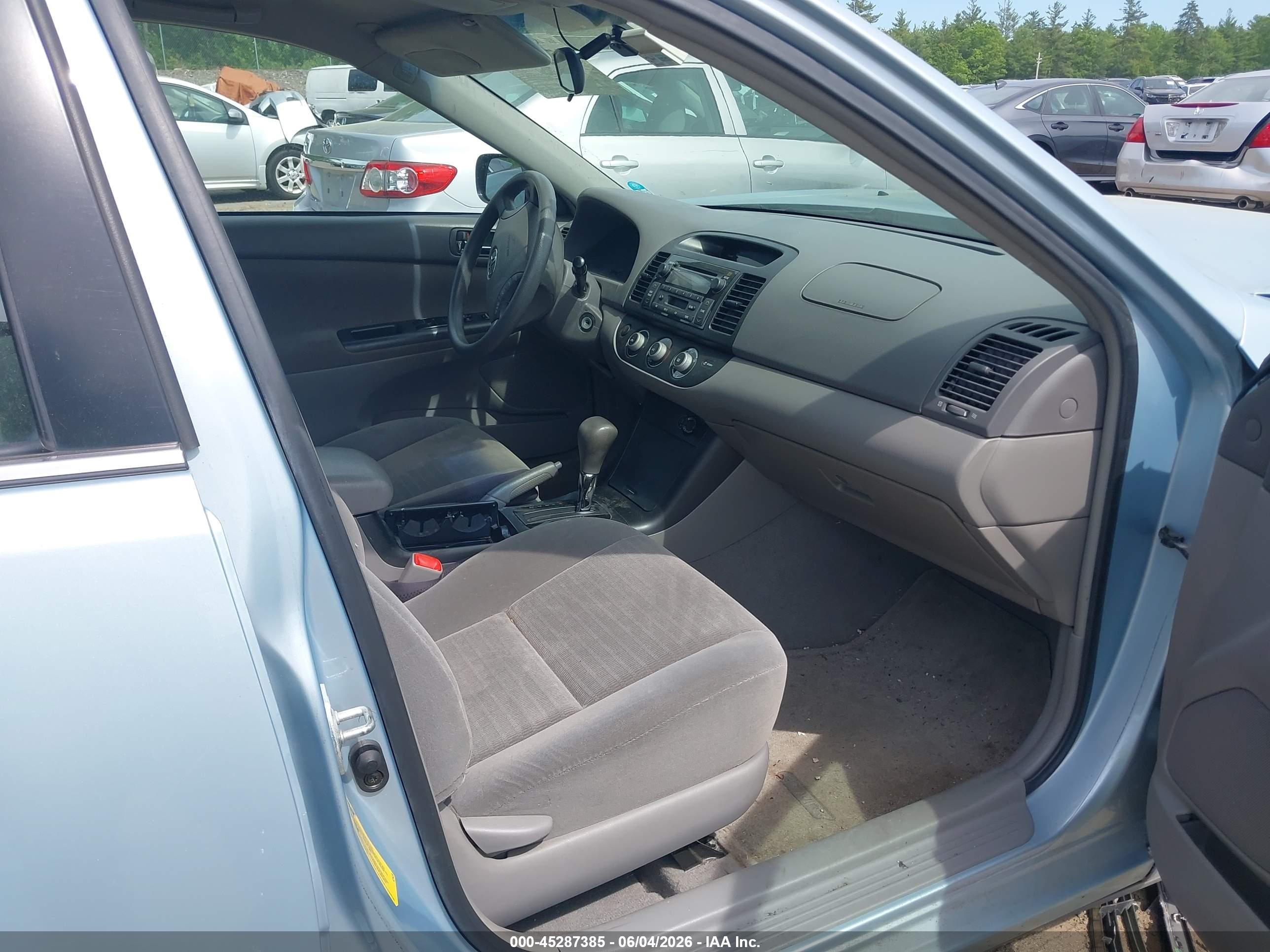 2005 Toyota Camry Le V6 Light Blue vin: 4T1BF30K75U618261