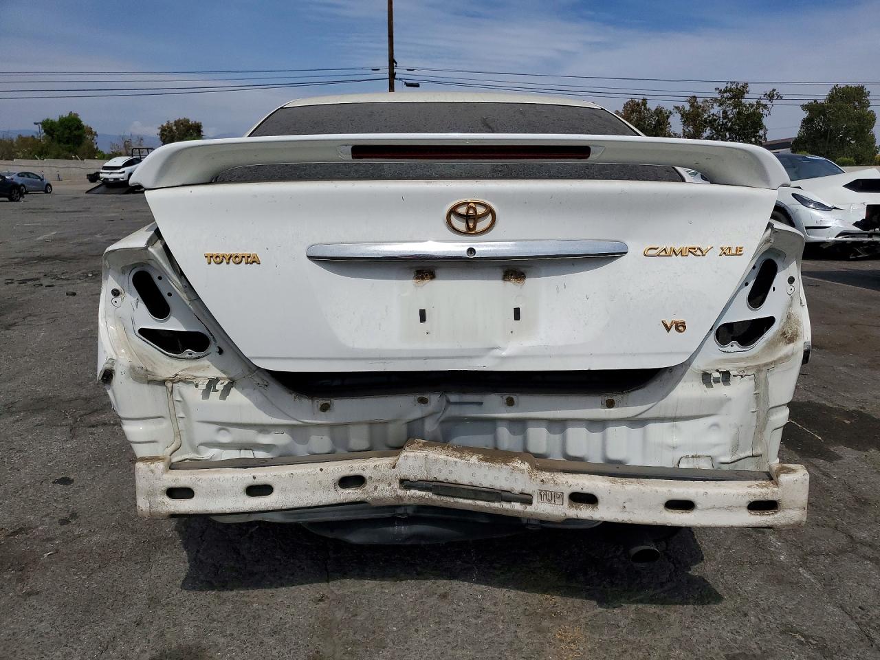 2003 Toyota Camry Xle V6 White vin: 4T1BF30K83U054410
