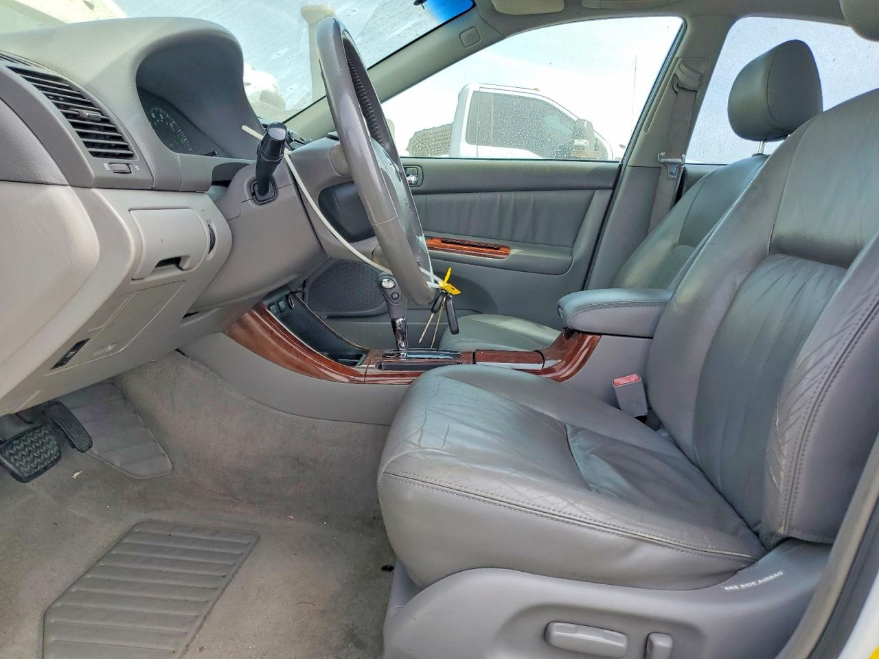 2003 Toyota Camry Xle V6 White vin: 4T1BF30K83U054410