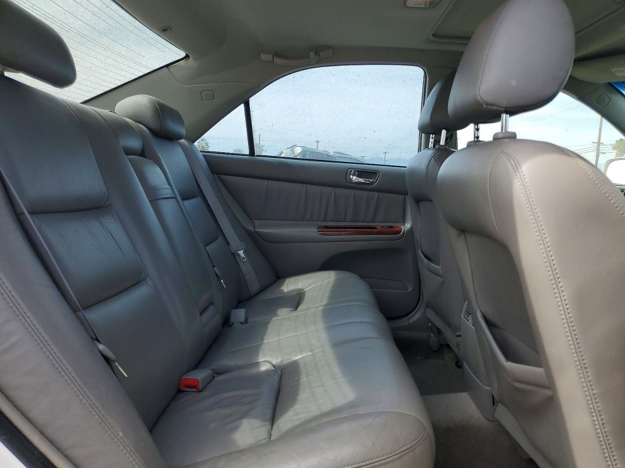 2003 Toyota Camry Xle V6 White vin: 4T1BF30K83U054410