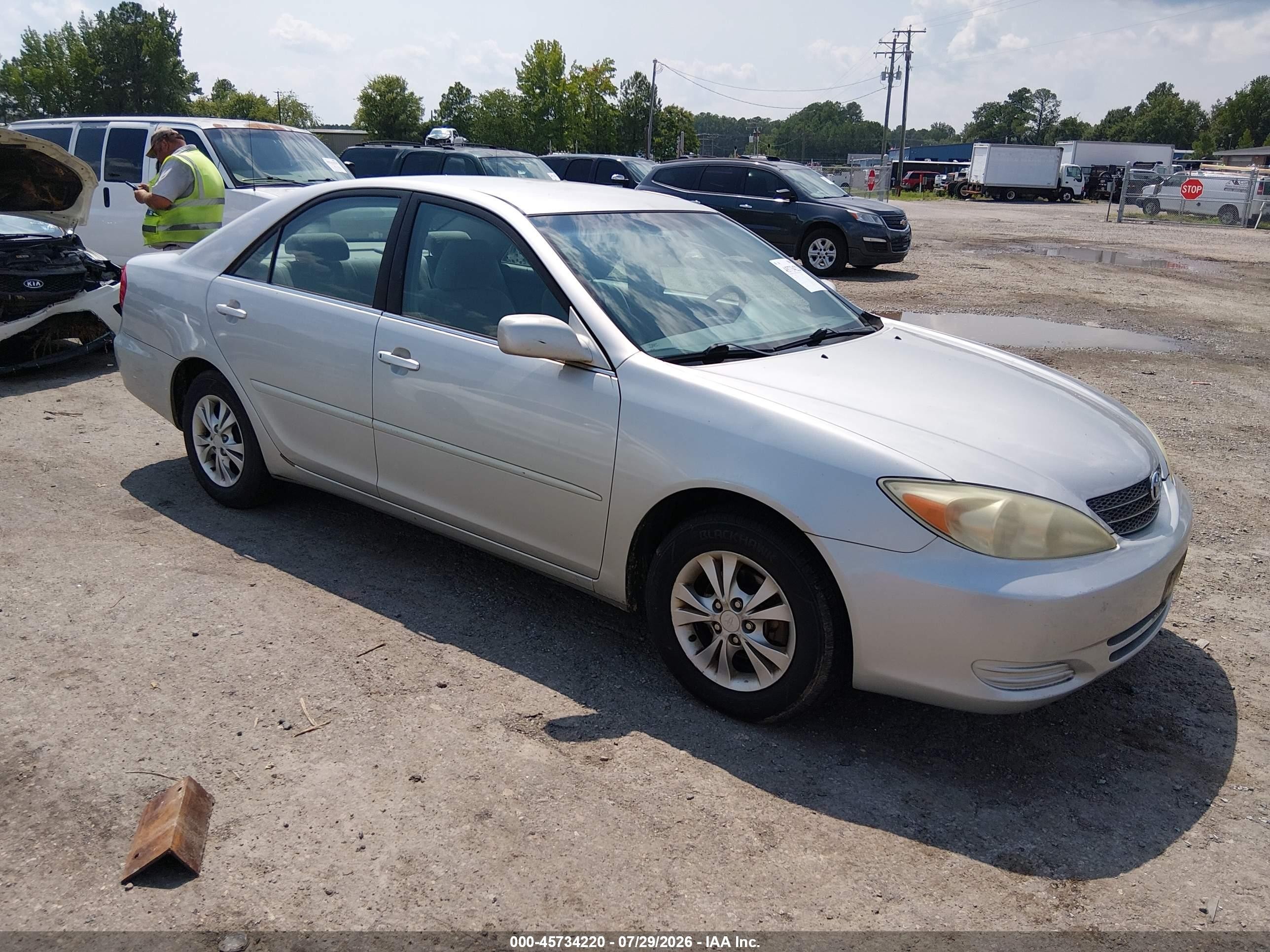 2004 Toyota Camry Le V6 Серебряный vin: 4T1BF30K84U078935
