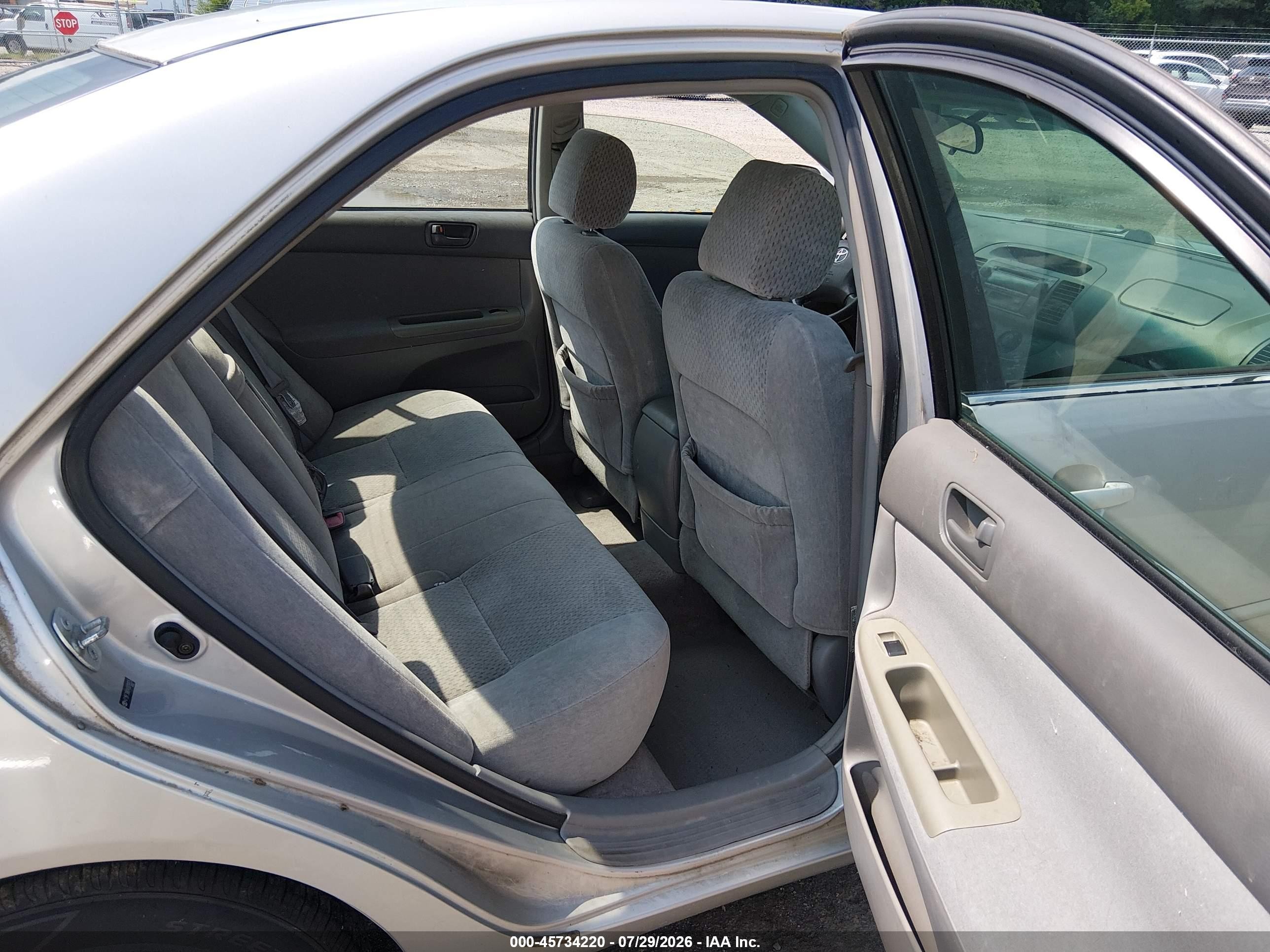 2004 Toyota Camry Le V6 Silver vin: 4T1BF30K84U078935