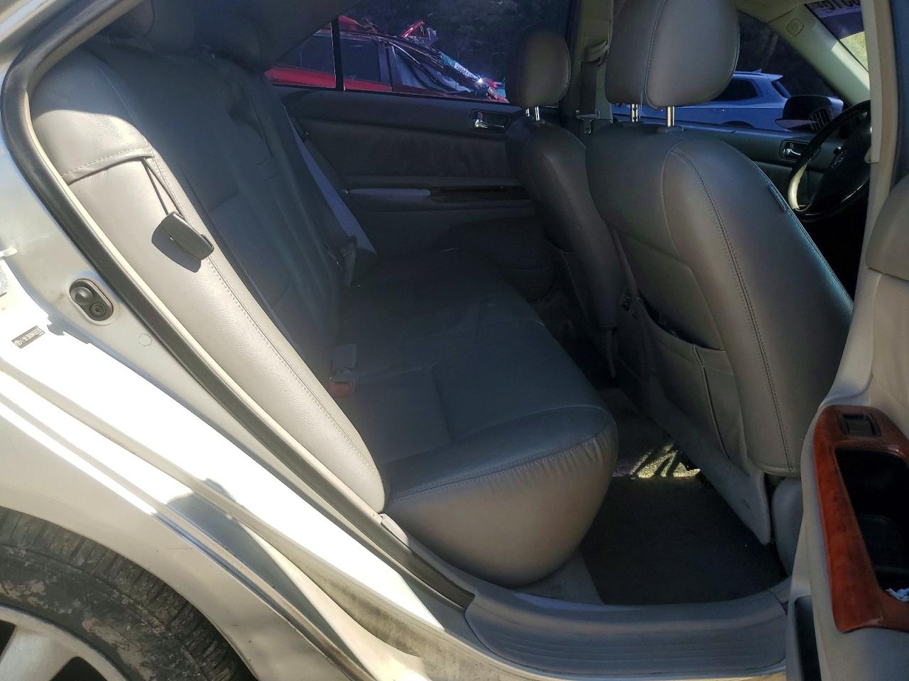 2004 Toyota Camry Xle V6 Silver vin: 4T1BF30K84U569392