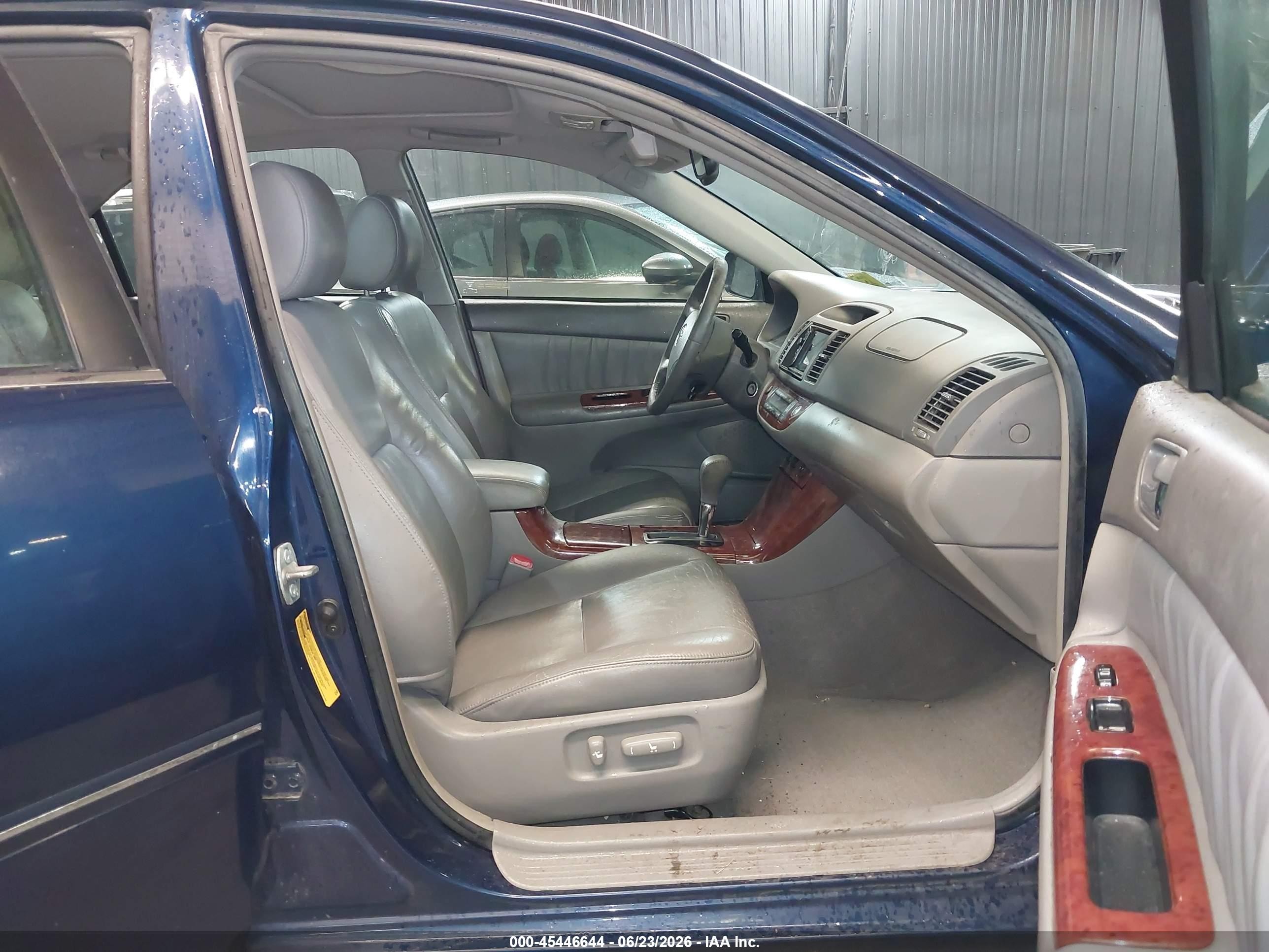 2005 Toyota Camry Xle V6 Dark Blue vin: 4T1BF30K85U105441