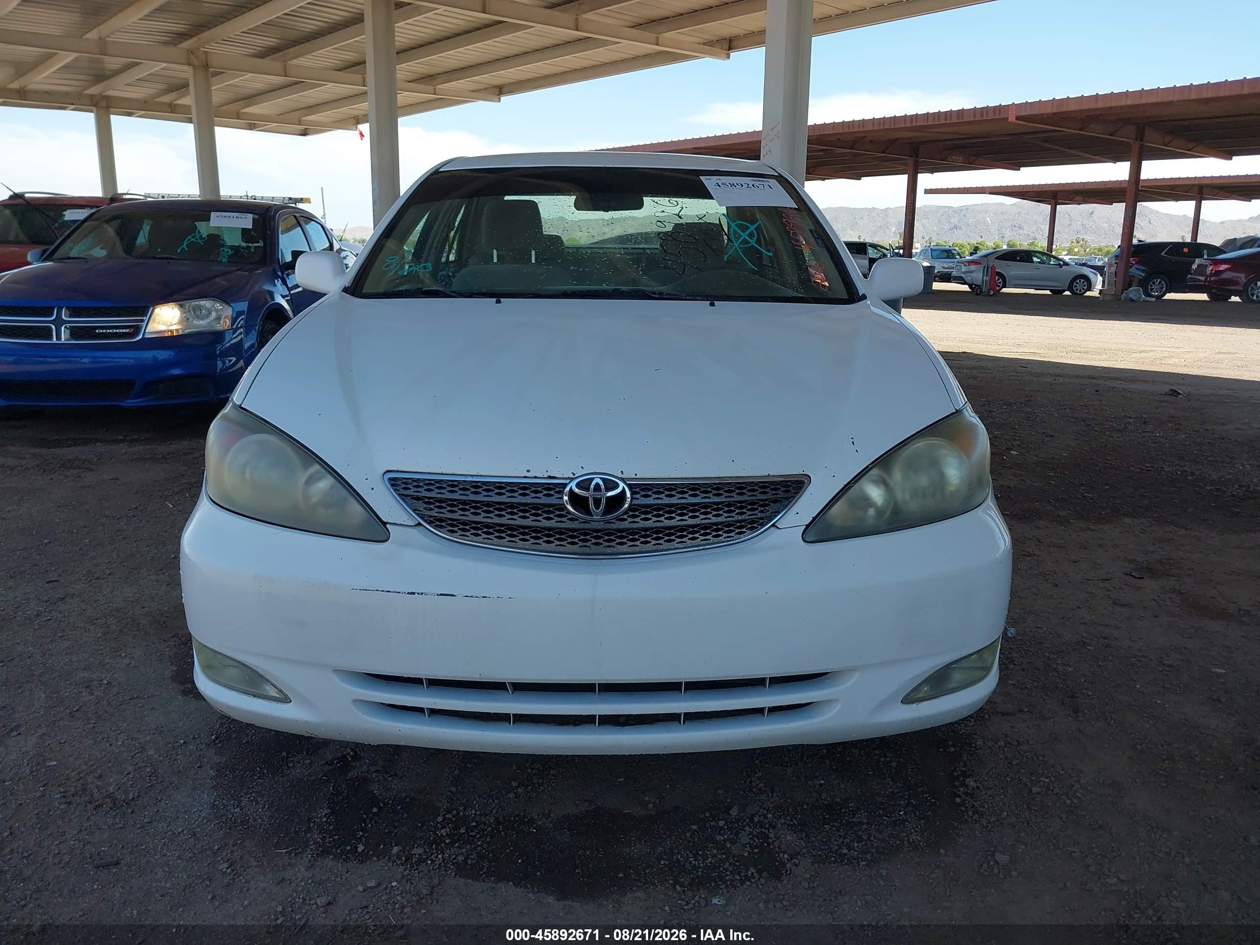 2002 Toyota Camry Se White vin: 4T1BF30K92U019308