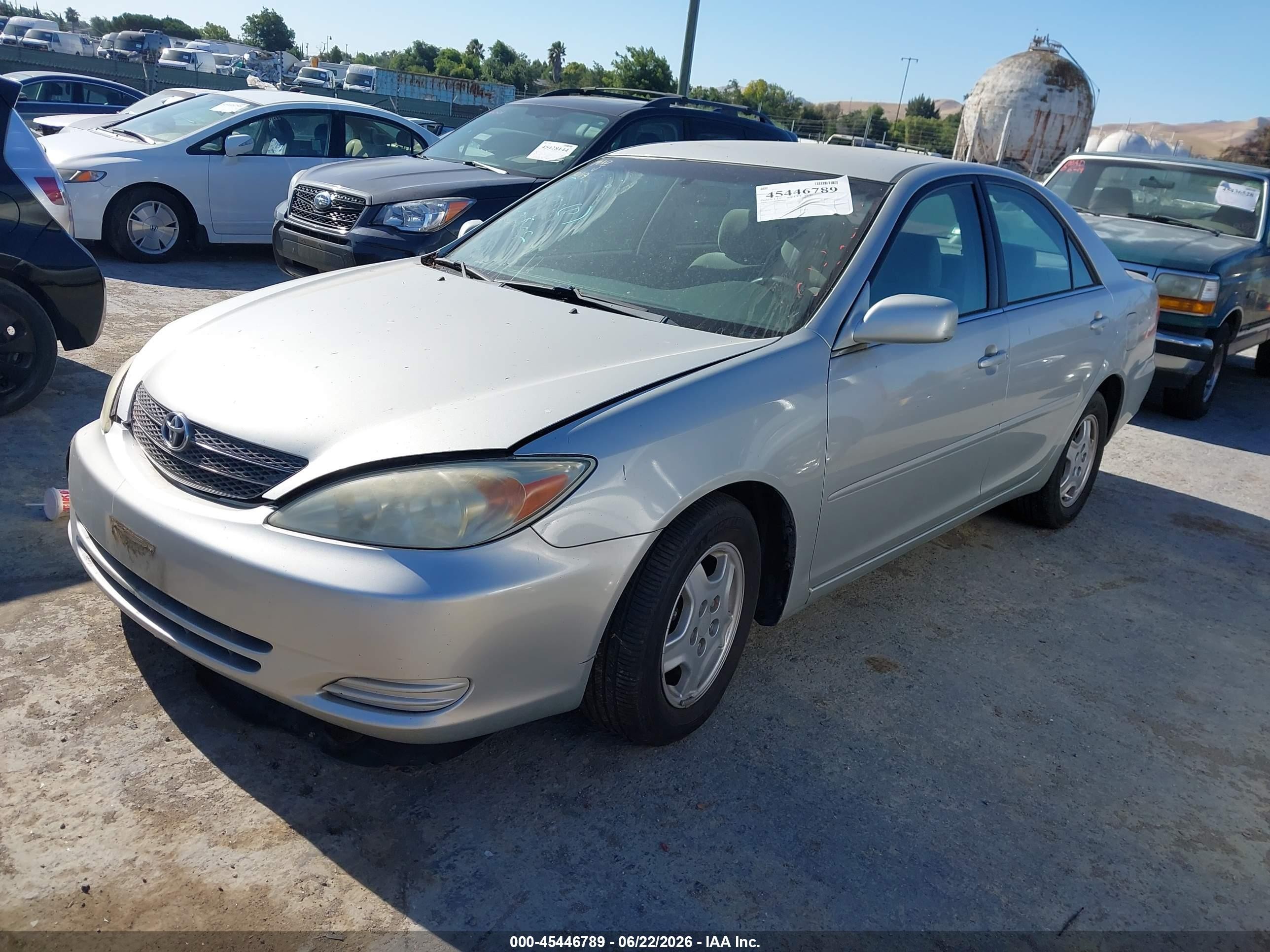 2002 Toyota Camry Le Silver vin: 4T1BF30K92U022709