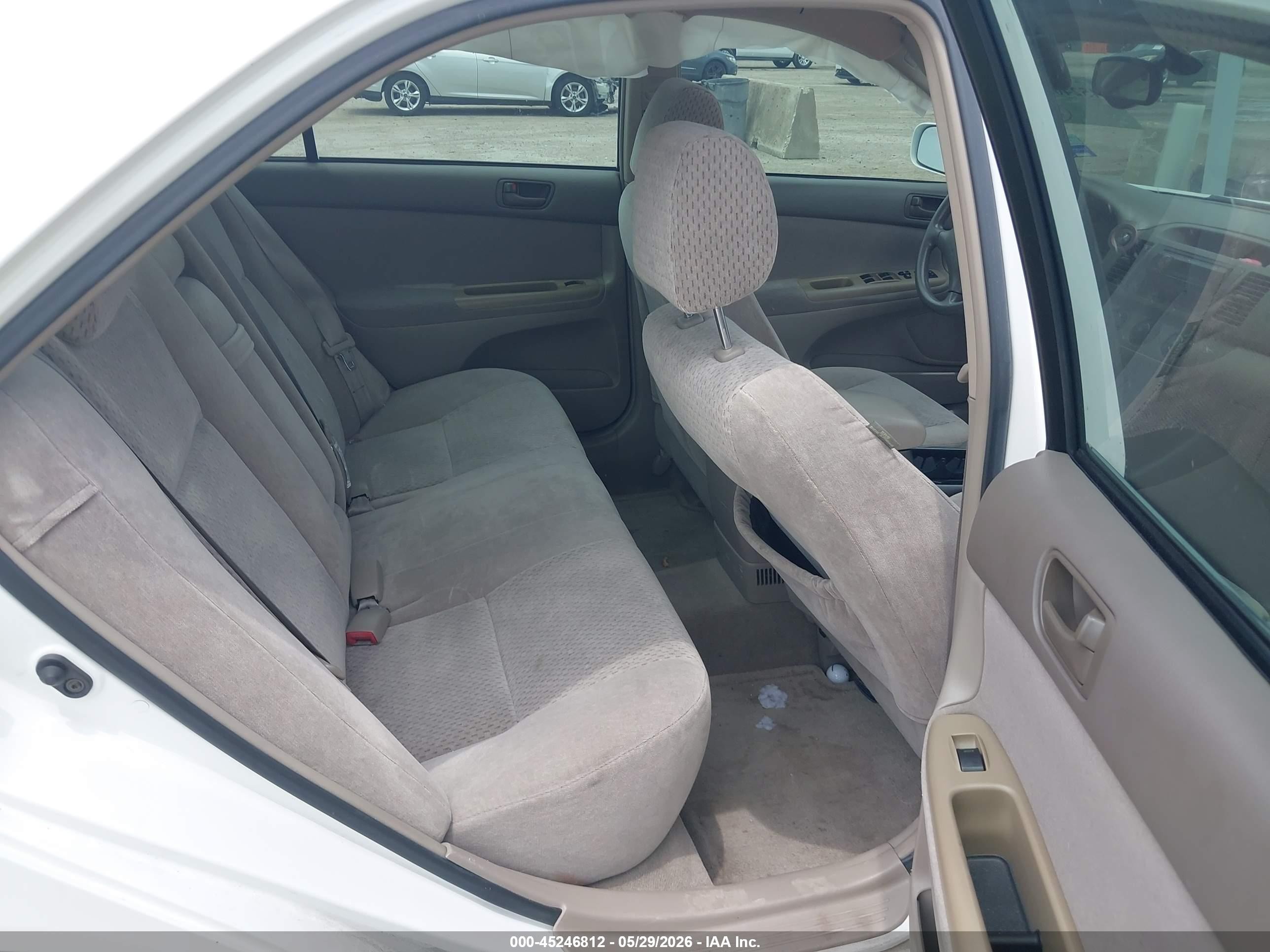 2004 Toyota Camry Le V6 White vin: 4T1BF30K94U063408