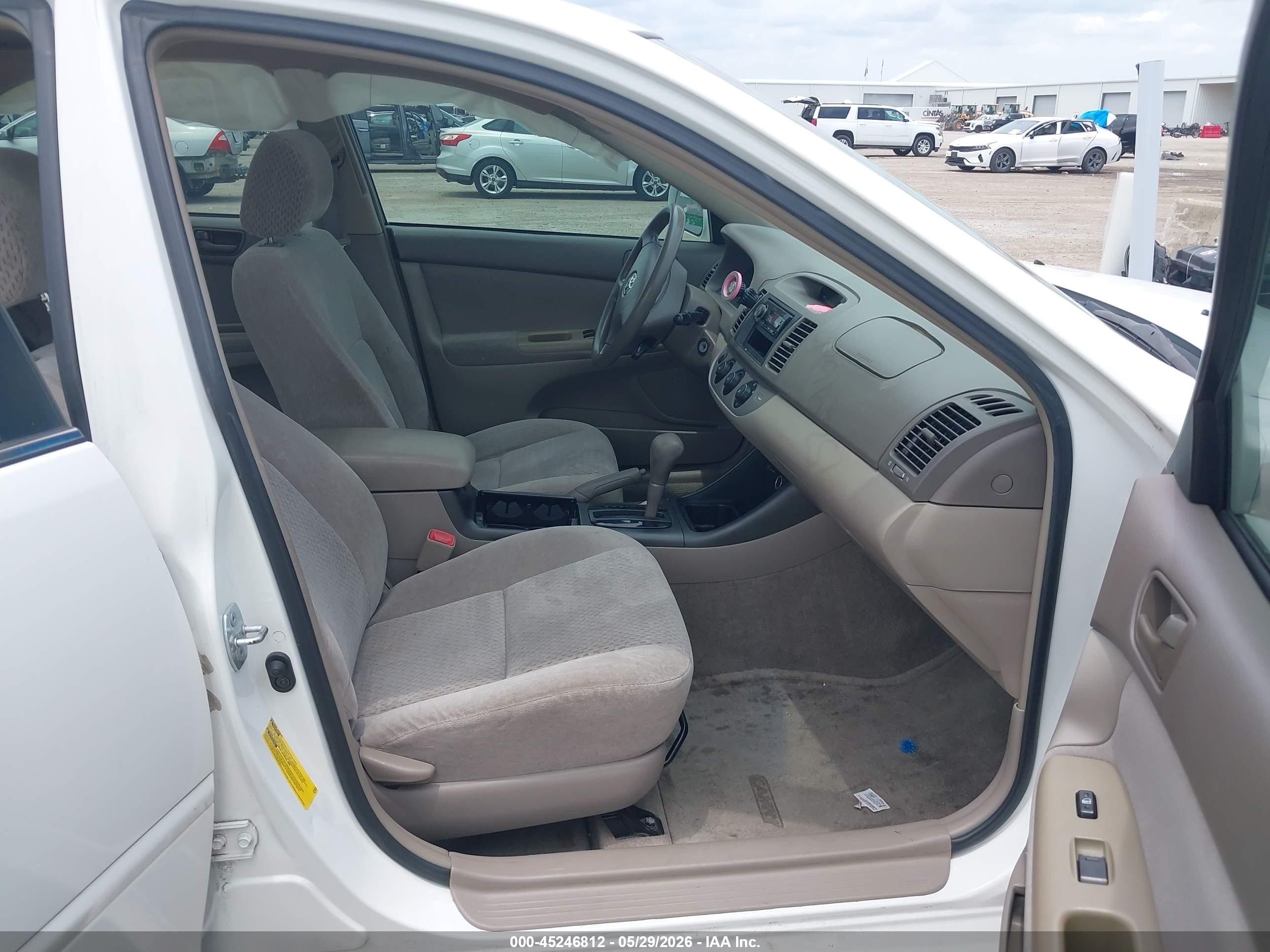 2004 Toyota Camry Le V6 White vin: 4T1BF30K94U063408