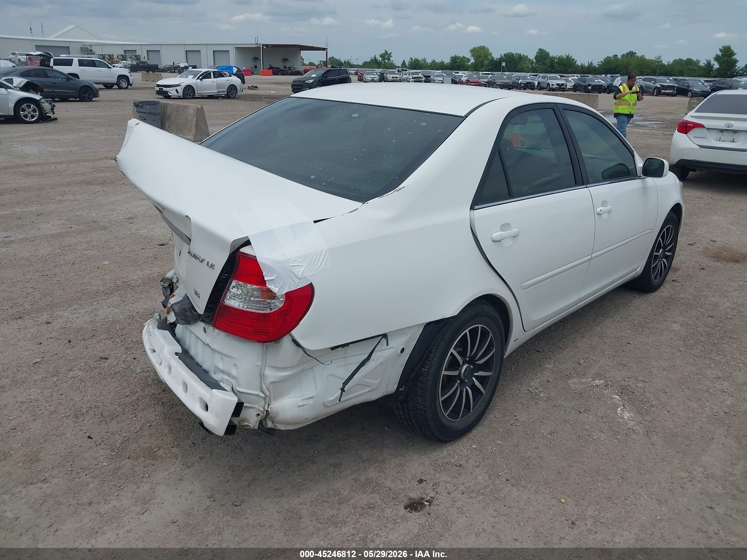 2004 Toyota Camry Le V6 White vin: 4T1BF30K94U063408