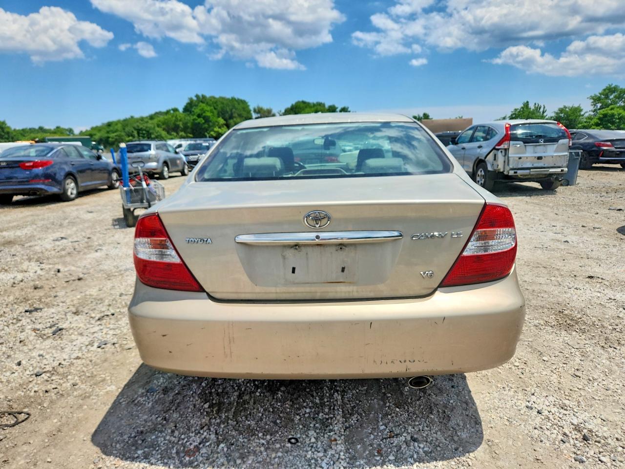 2004 Toyota Camry Le V6 Beige vin: 4T1BF30K94U078460
