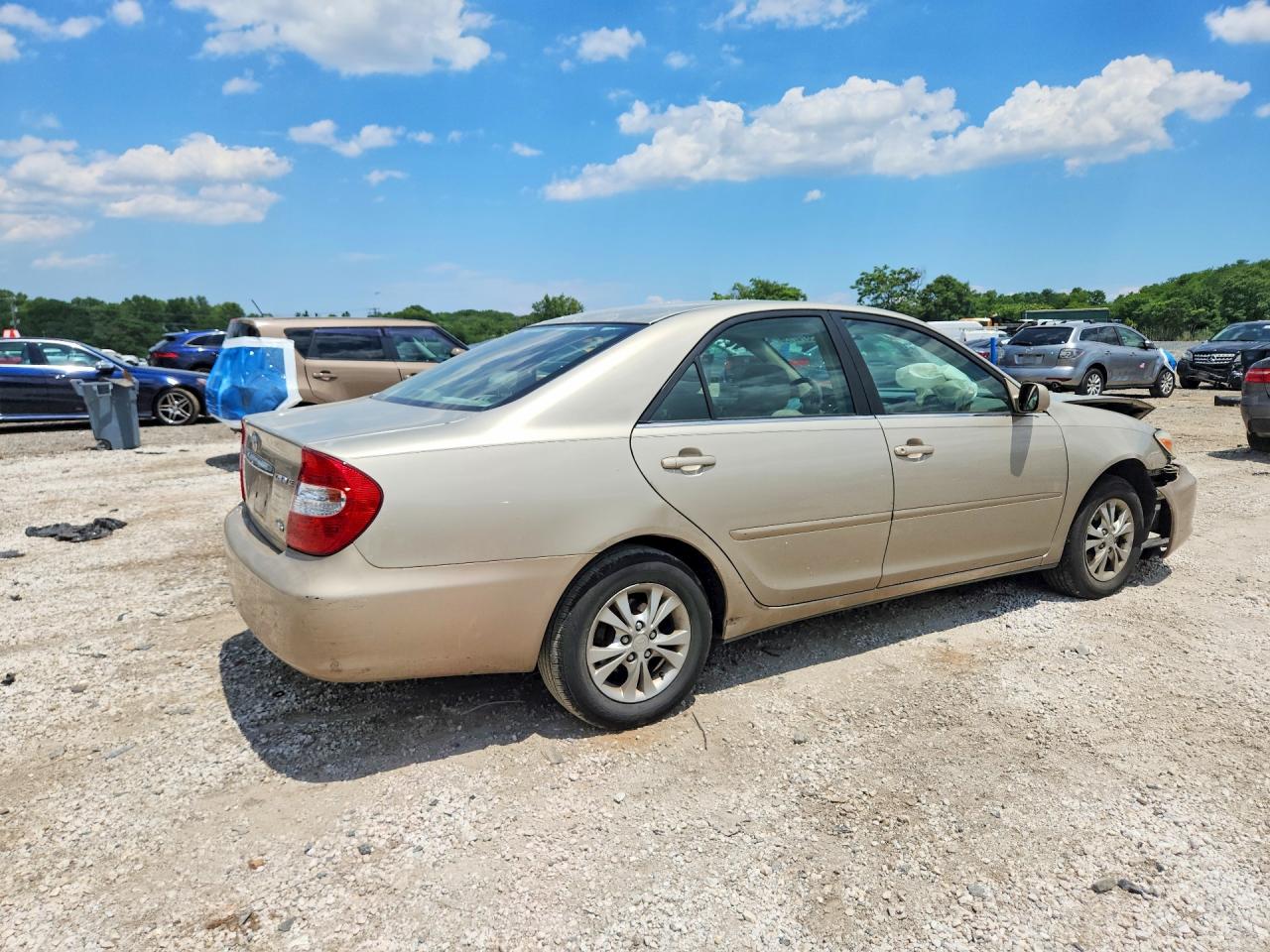2004 Toyota Camry Le V6 Beige vin: 4T1BF30K94U078460