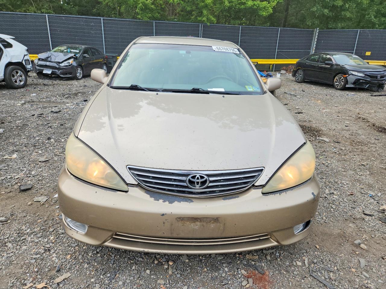 2005 Toyota Camry Xle V6 Желто-коричневый vin: 4T1BF30K95U090755