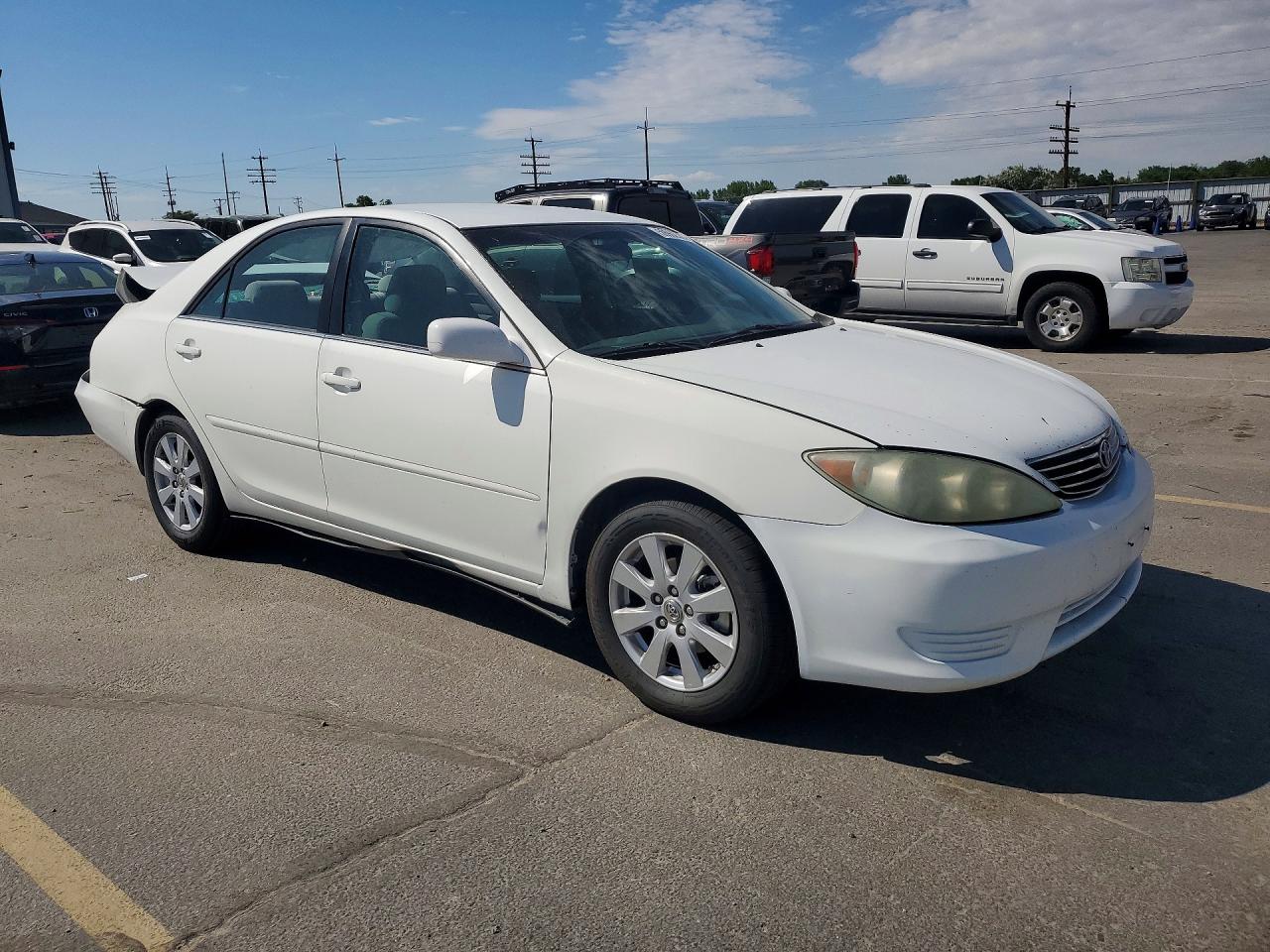 2005 Toyota Camry Le V6 White vin: 4T1BF30K95U092957