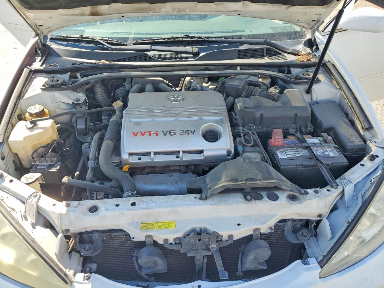 2005 Toyota Camry Le V6 White vin: 4T1BF30K95U092957
