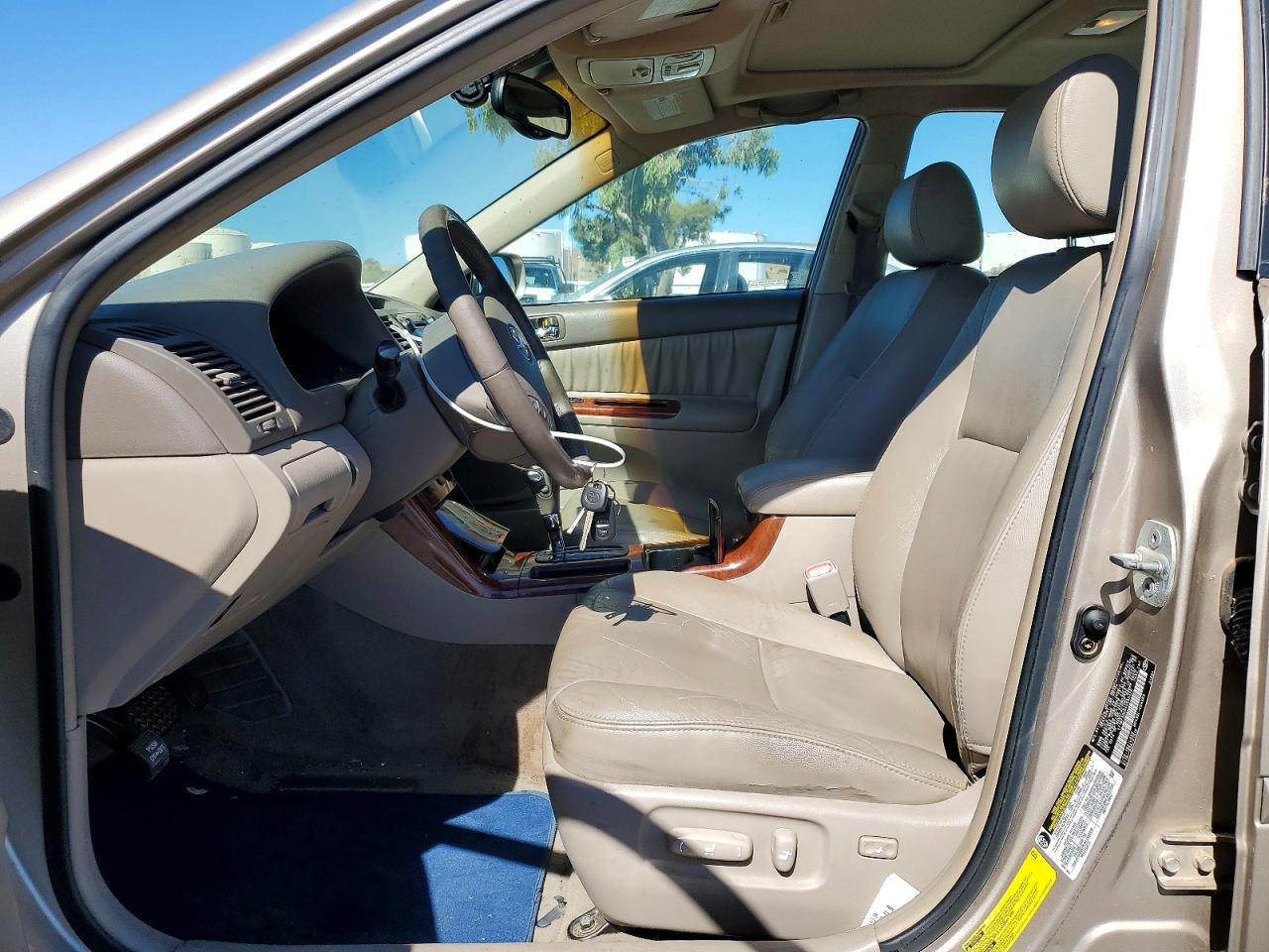 2005 Toyota Camry Xle V6 Бежевый vin: 4T1BF30K95U593170