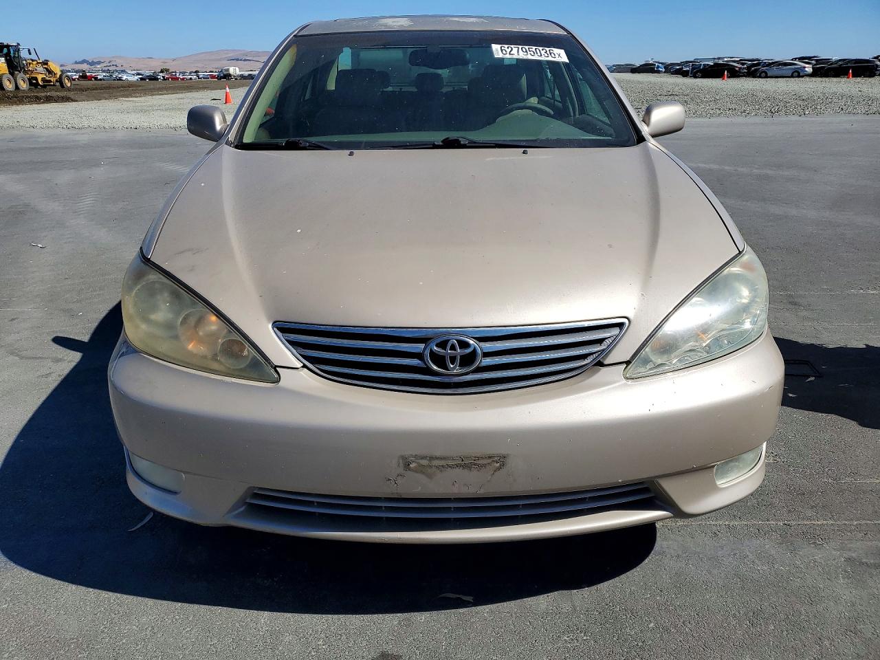2005 Toyota Camry Xle V6 Бежевый vin: 4T1BF30K95U593170