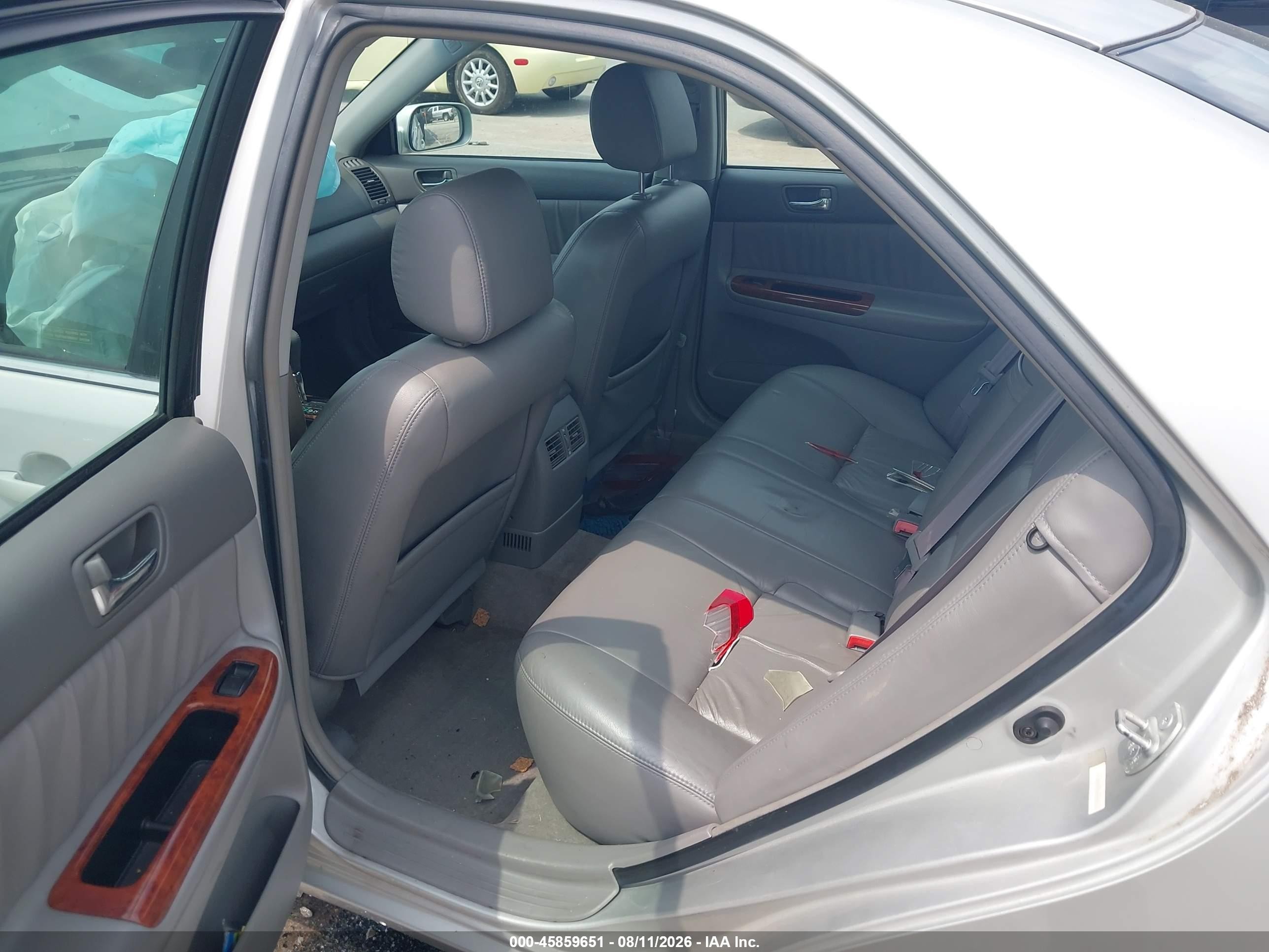 2002 Toyota Camry Xle Silver vin: 4T1BF30KX2U024016