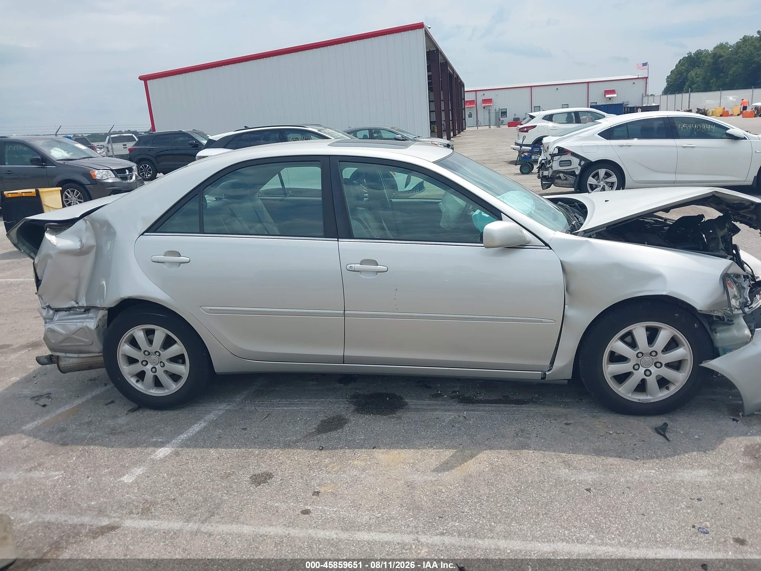 2002 Toyota Camry Xle Silver vin: 4T1BF30KX2U024016