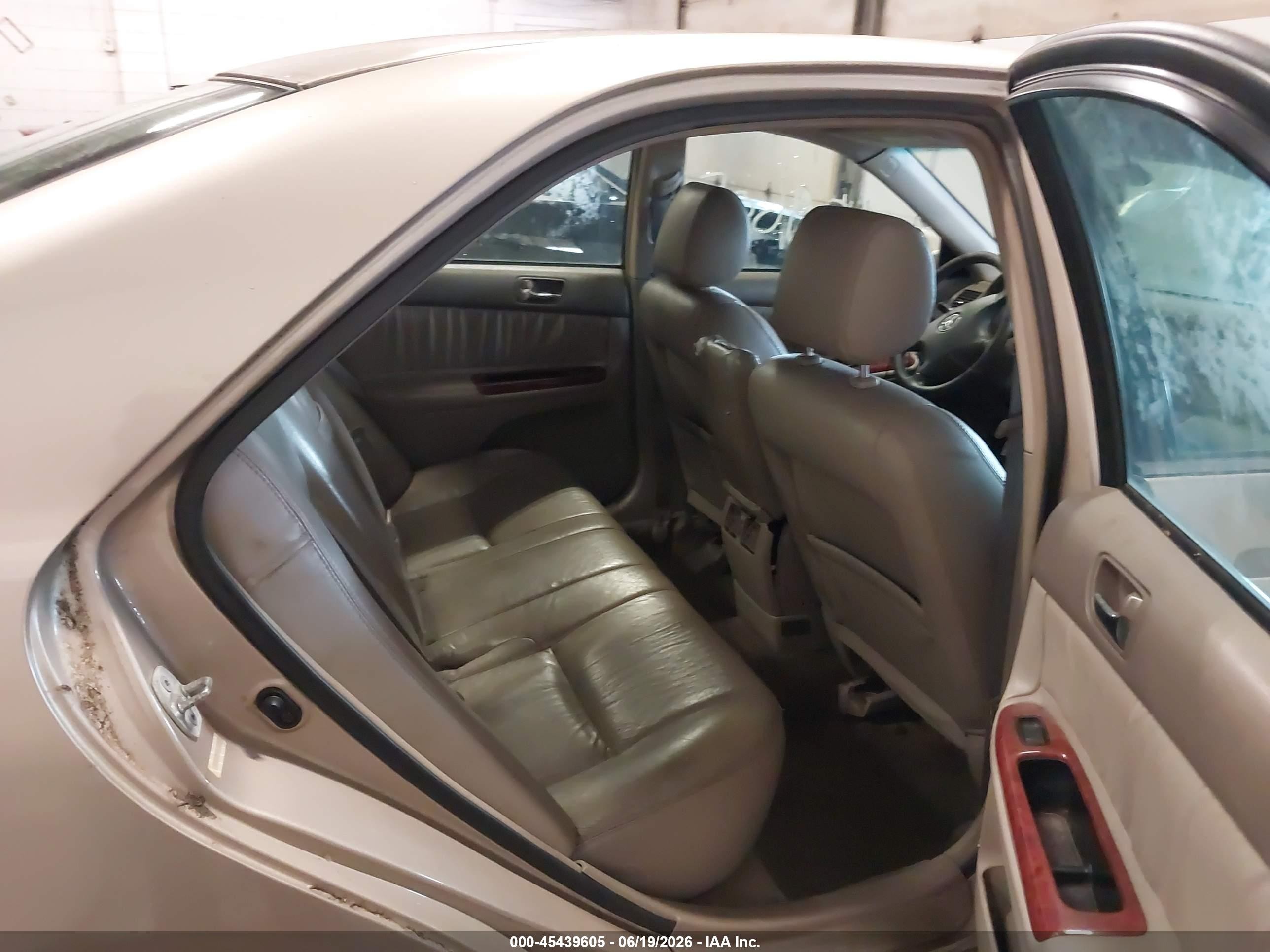 2003 Toyota Camry Xle V6 Gold vin: 4T1BF30KX3U061701