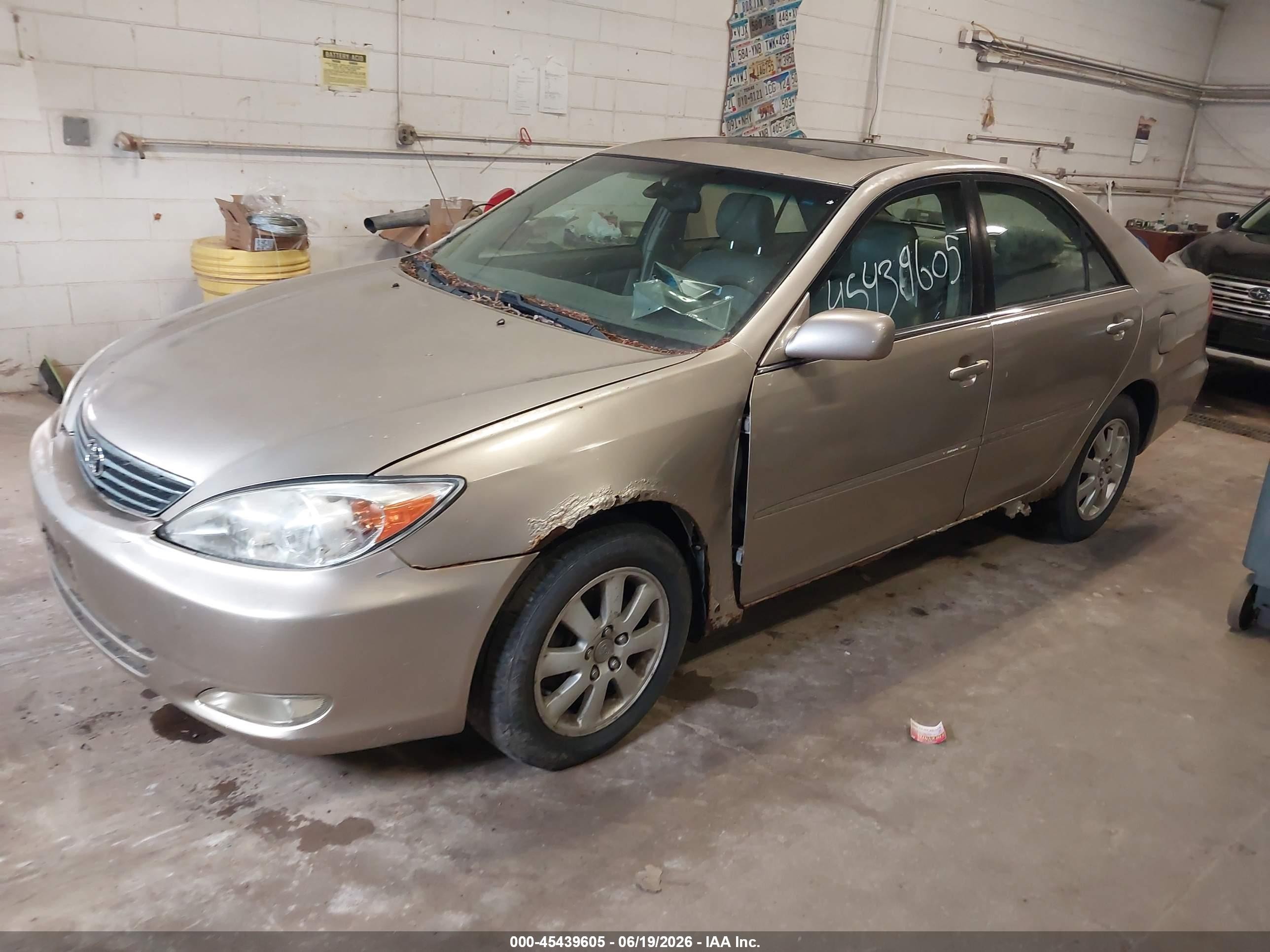 2003 Toyota Camry Xle V6 Gold vin: 4T1BF30KX3U061701