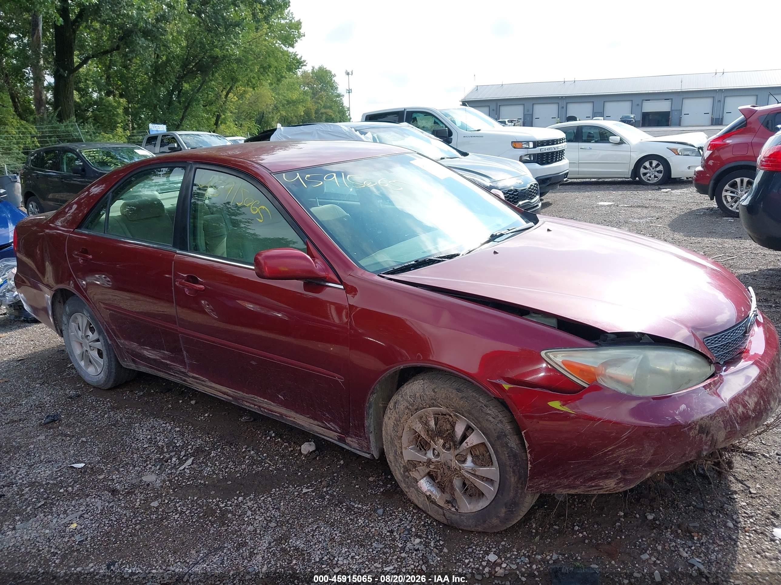 2004 Toyota Camry Le V6 Red vin: 4T1BF30KX4U066771