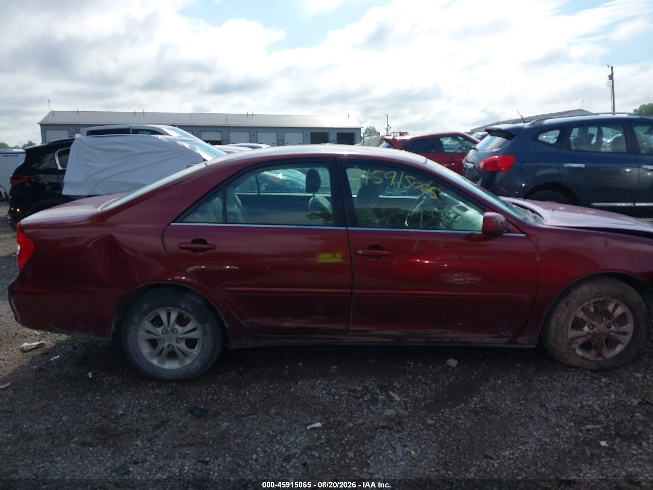 2004 Toyota Camry Le V6 Red vin: 4T1BF30KX4U066771