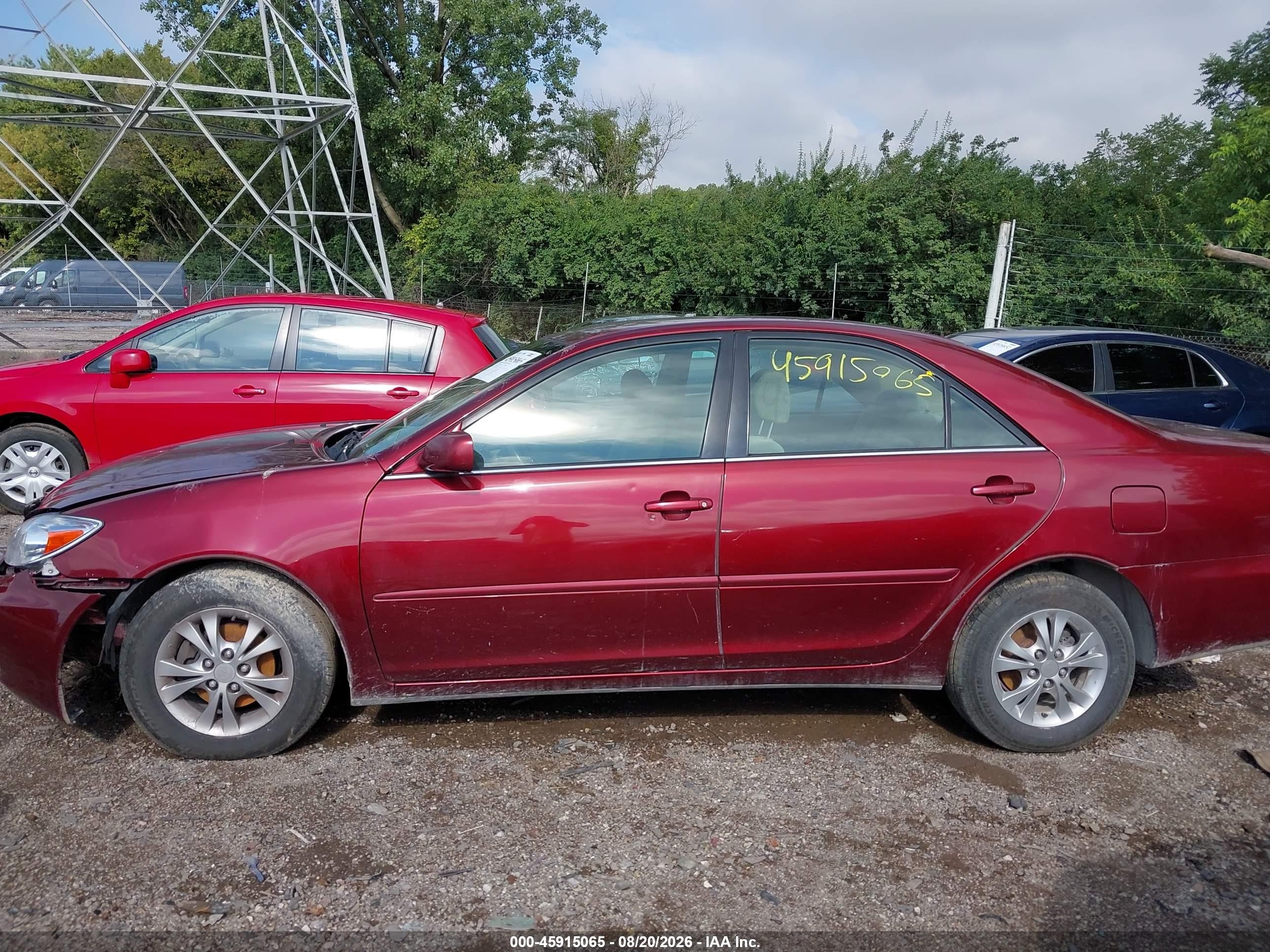 2004 Toyota Camry Le V6 Red vin: 4T1BF30KX4U066771