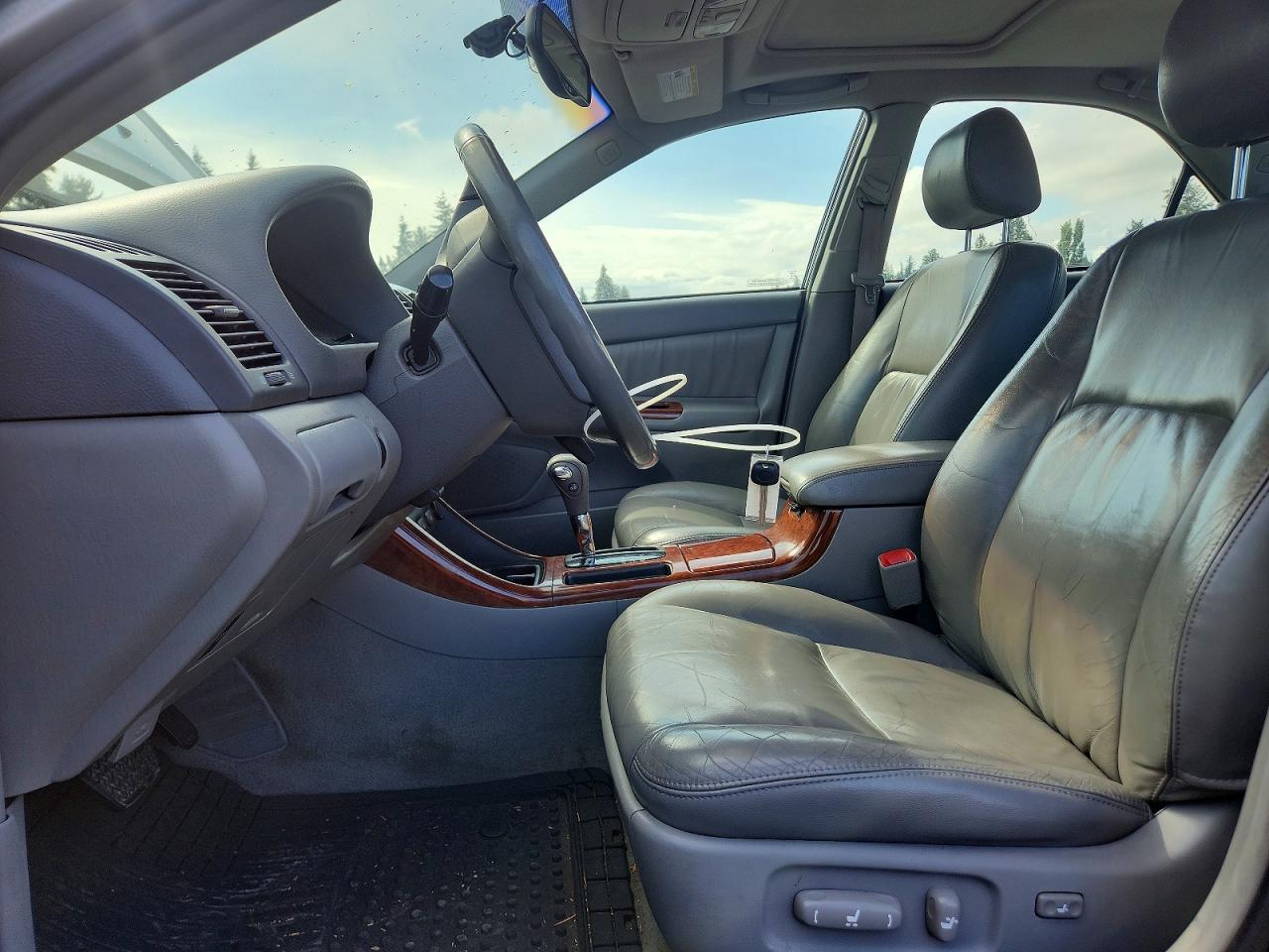 2004 Toyota Camry Xle V6 Серый vin: 4T1BF30KX4U586470