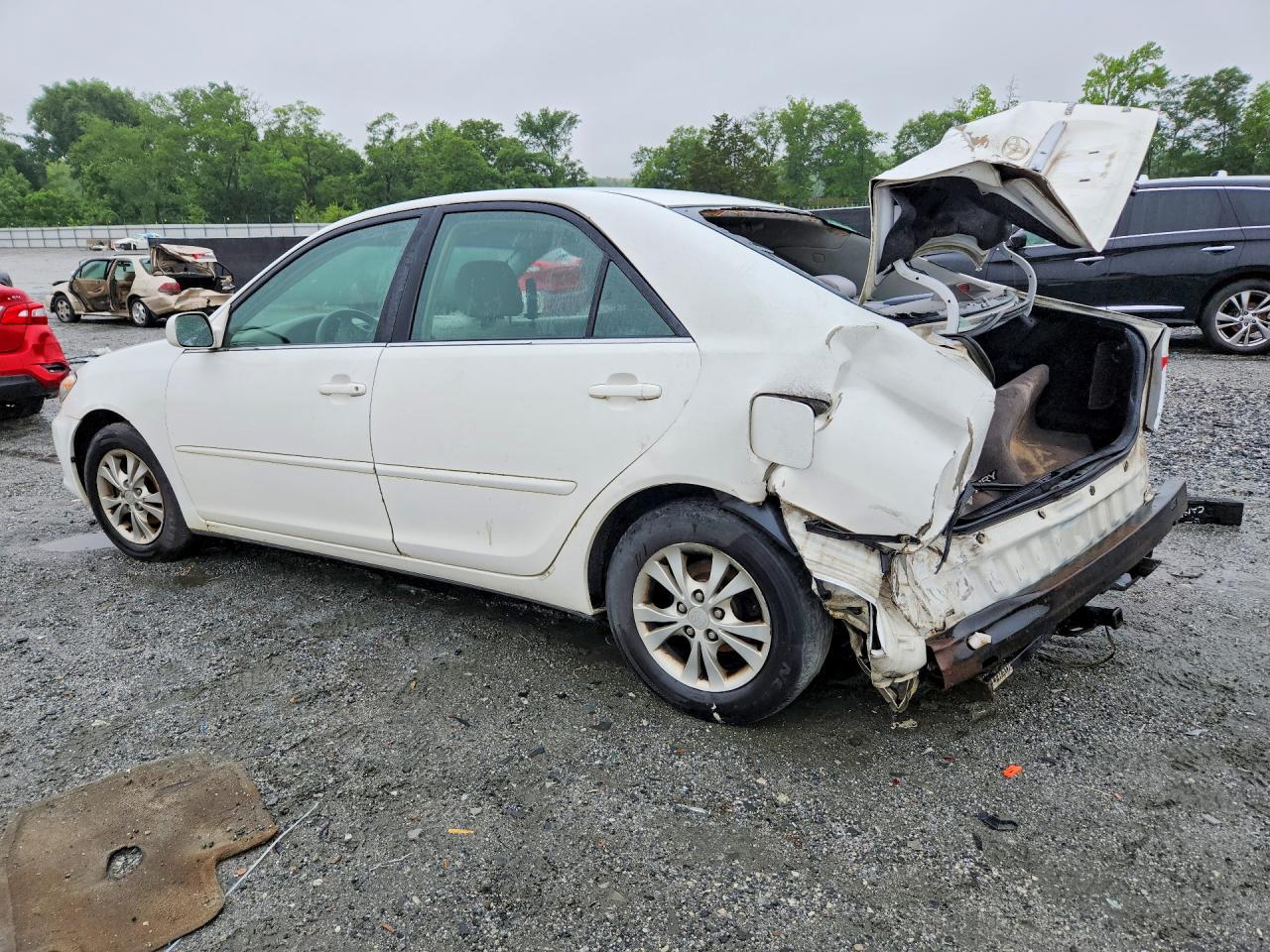 2005 Toyota Camry Le V6 White vin: 4T1BF30KX5U082177