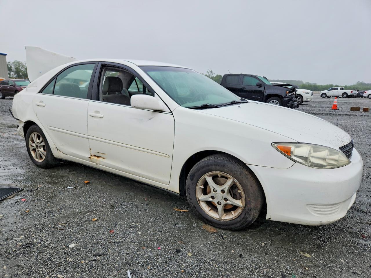 2005 Toyota Camry Le V6 White vin: 4T1BF30KX5U082177