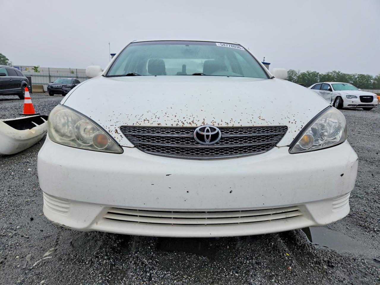 2005 Toyota Camry Le V6 White vin: 4T1BF30KX5U082177