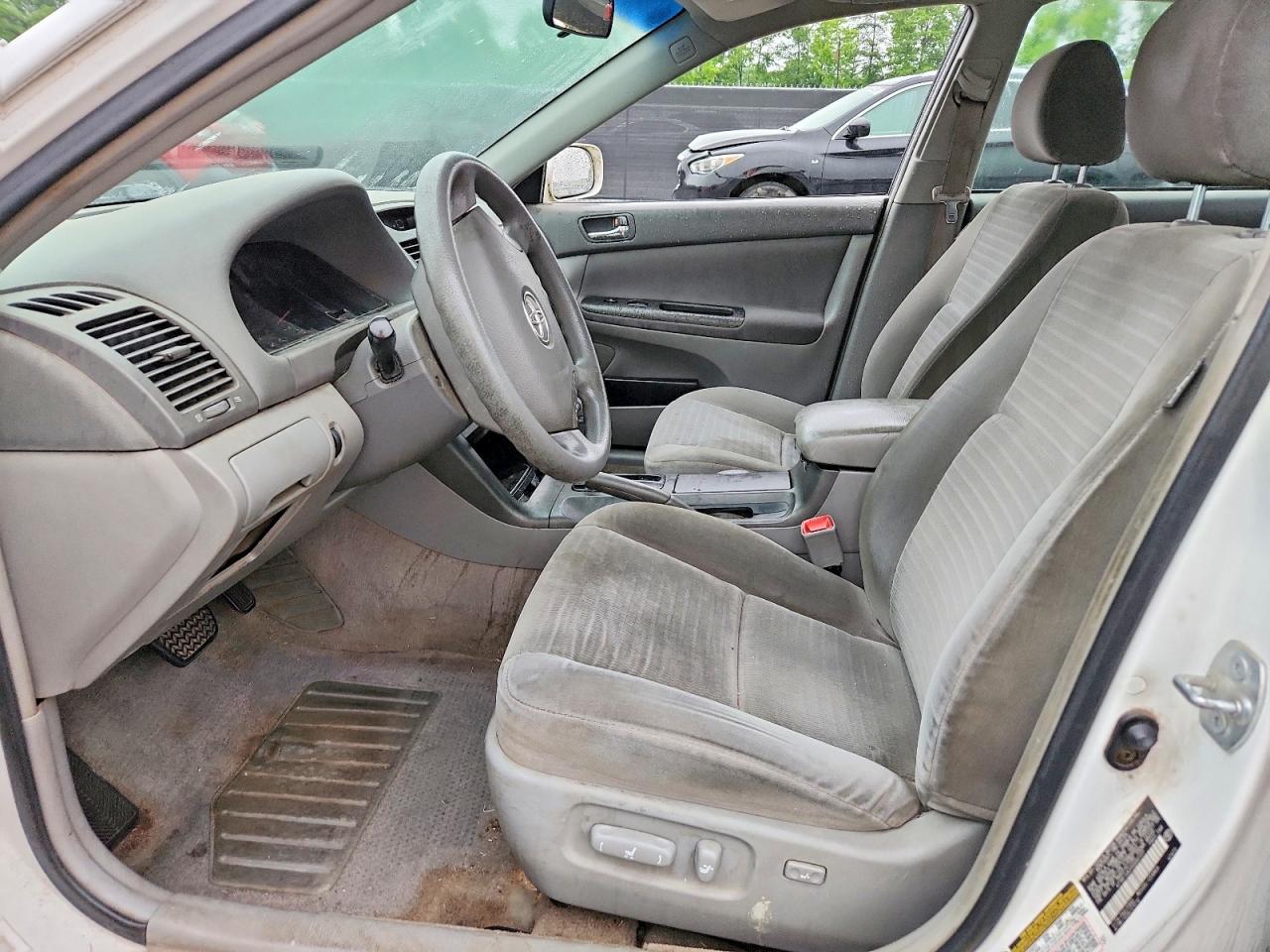 2005 Toyota Camry Le V6 White vin: 4T1BF30KX5U082177