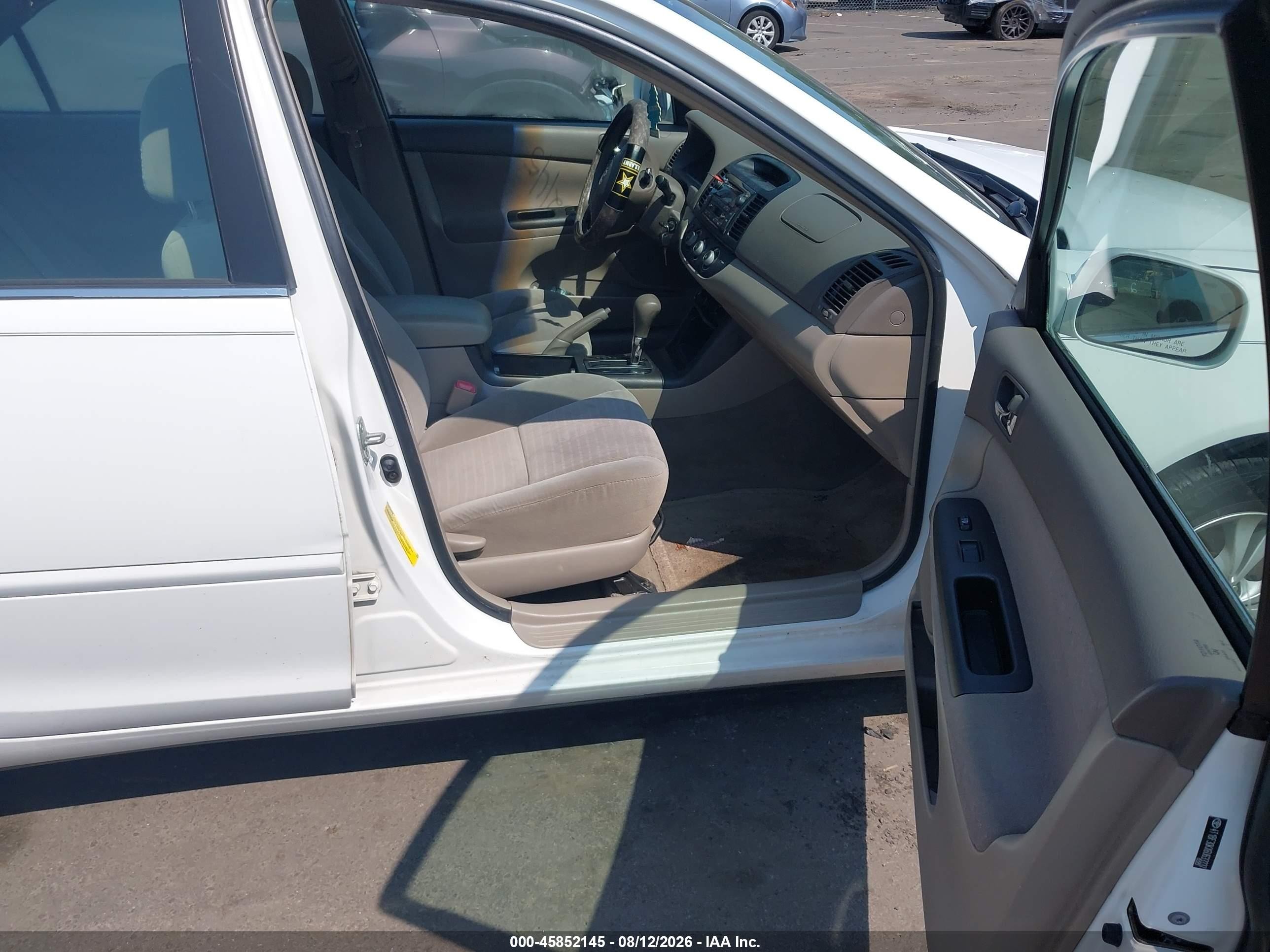 2006 Toyota Camry Le V6 White vin: 4T1BF30KX6U633337