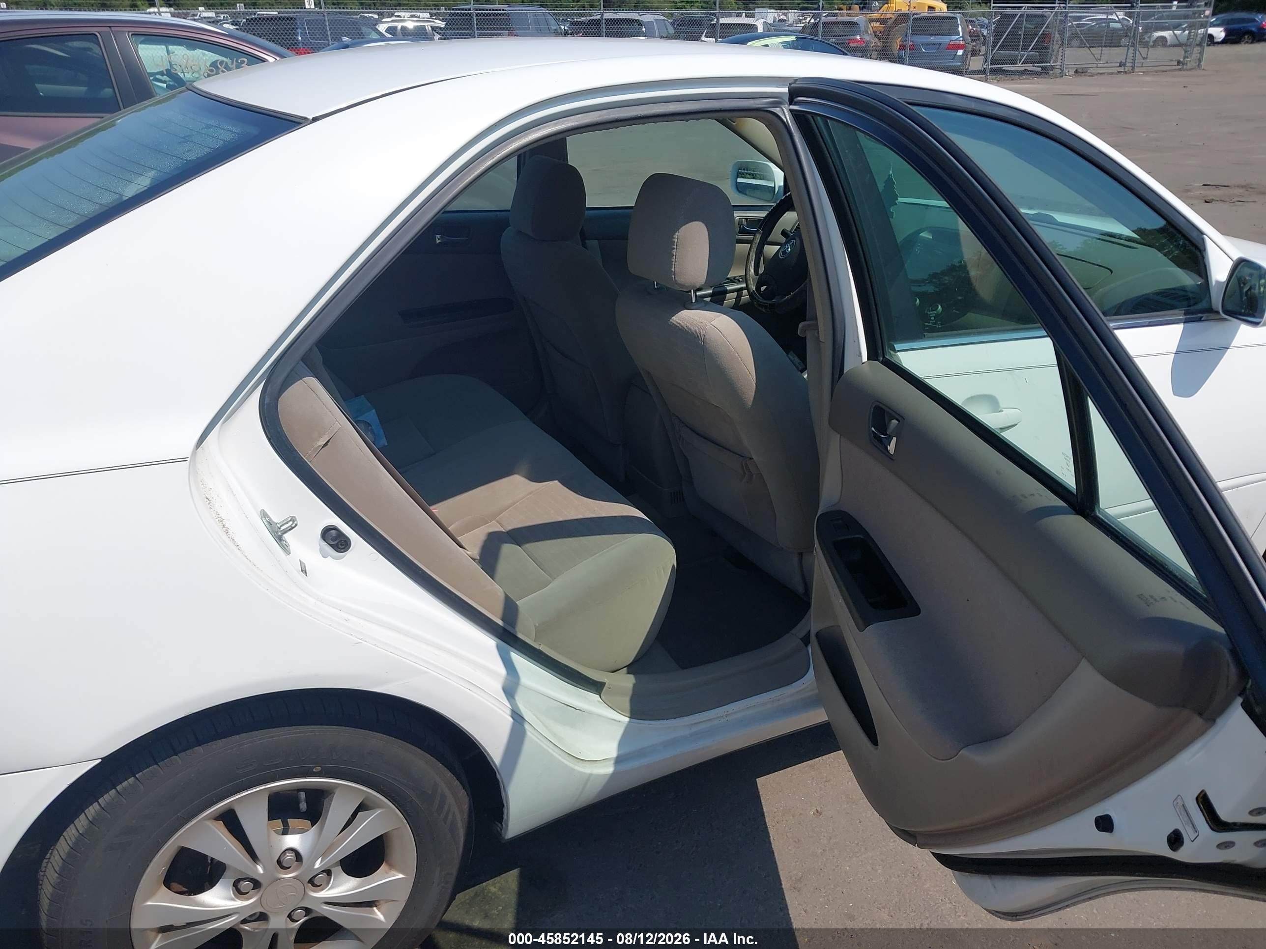 2006 Toyota Camry Le V6 White vin: 4T1BF30KX6U633337