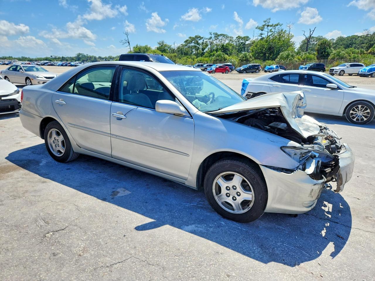2003 Toyota Camry Le V6 White vin: 4T1BF32K03U043205