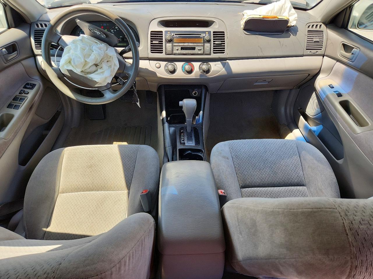 2003 Toyota Camry Le V6 White vin: 4T1BF32K03U043205