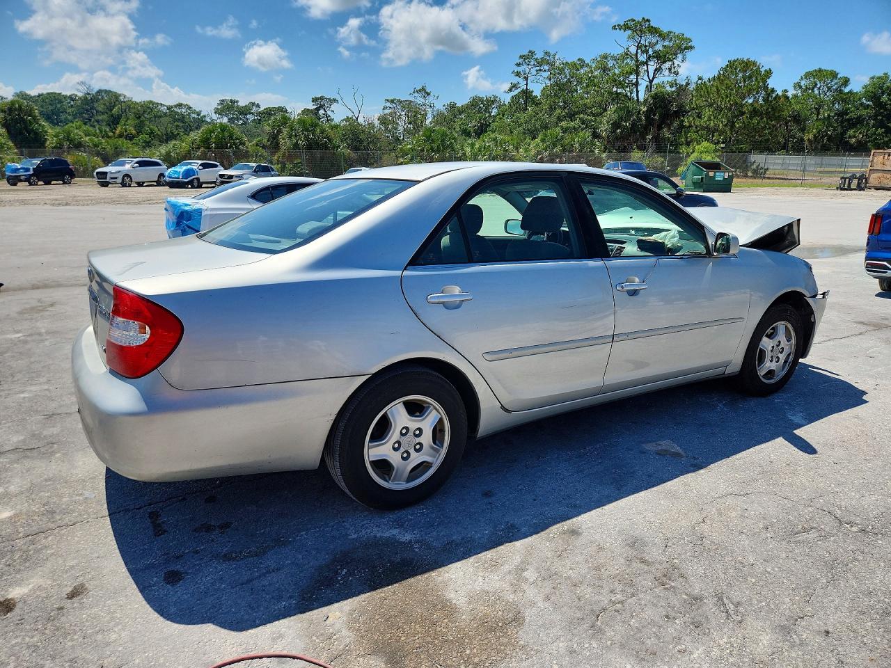 2003 Toyota Camry Le V6 White vin: 4T1BF32K03U043205