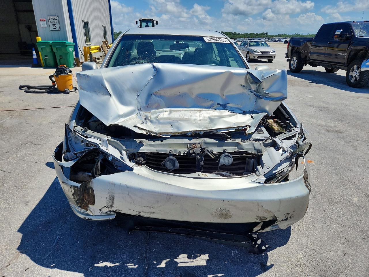 2003 Toyota Camry Le V6 White vin: 4T1BF32K03U043205